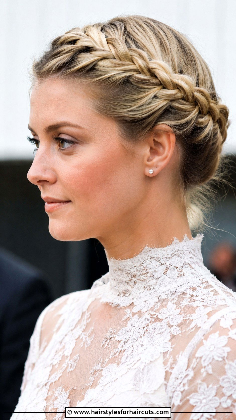 Halo Braid - 25 braided hairstyles for medium length hair - 25 braided hairstyles for medium length hair