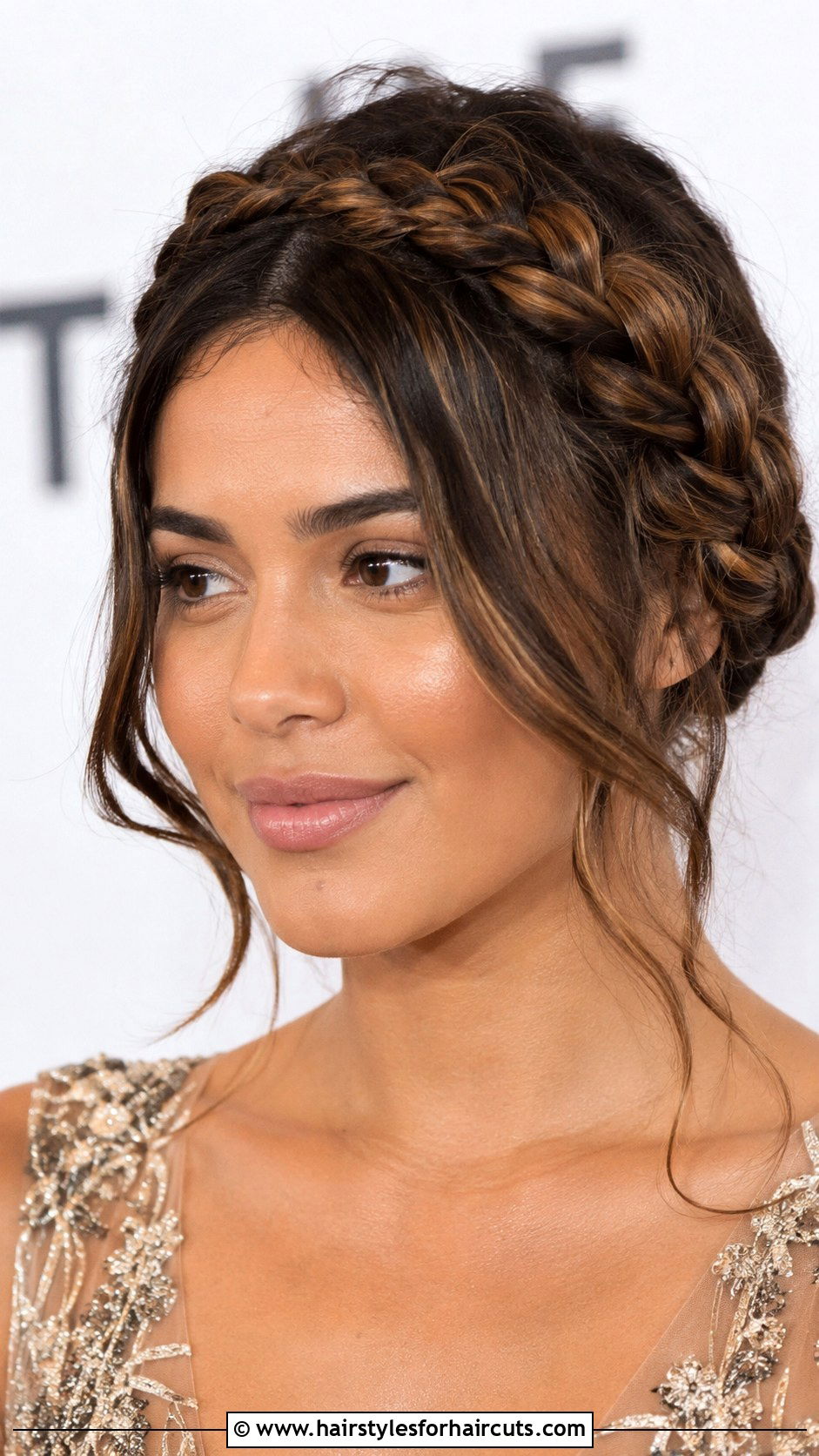 Halo Braid - 25 curly hairstyles for natural hair - 25 curly hairstyles for natural hair