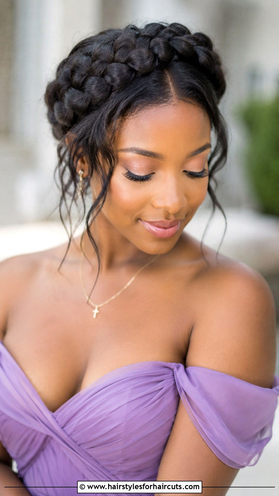 Halo Braid - 25 cute vacation hairstyles for black hair - 25 cute vacation hairstyles for black hair