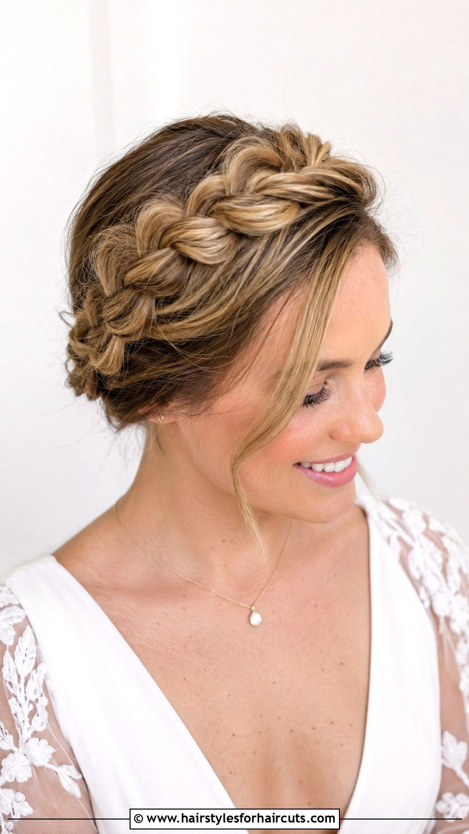 Halo Braid - 25 beach hairstyles for thin hair - 25 beach hairstyles for thin hair