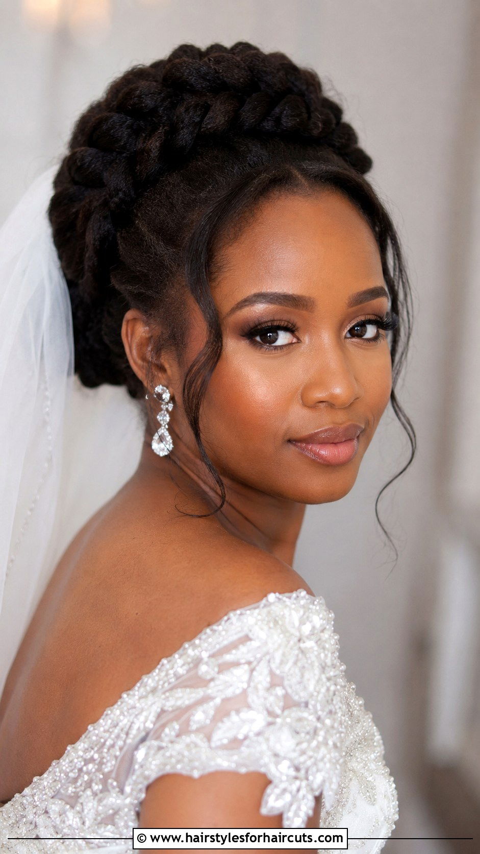 Halo Braid Kinky Hairstyle - 25 natural hair kinky hairstyles - 25 natural hair kinky hairstyles