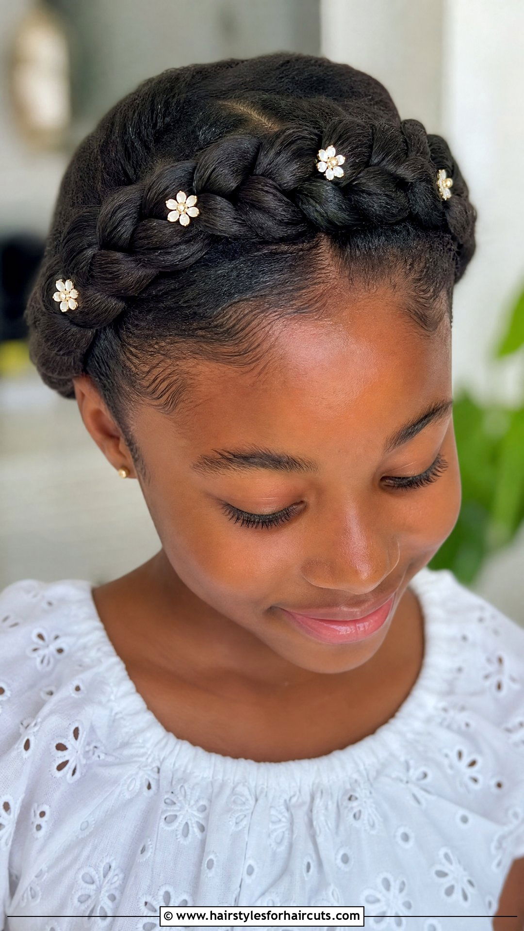 Halo Braid On Natural Hair - 25 hairstyles for girls with natural hair - 25 hairstyles for girls with natural hair