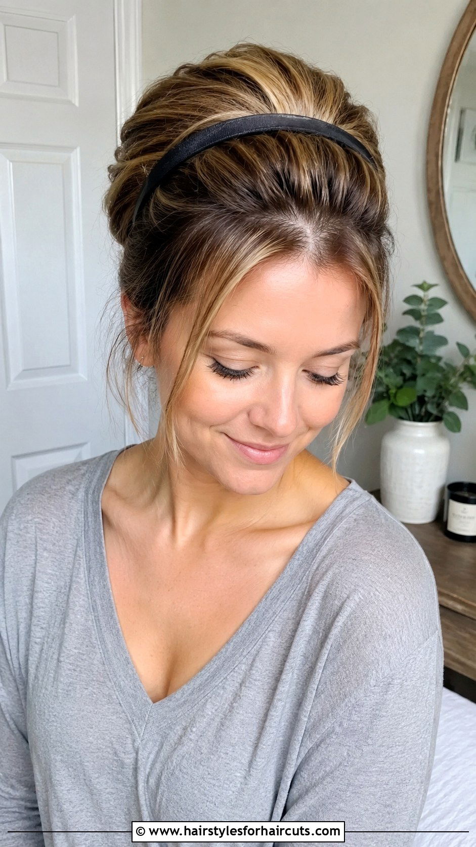 Headband Tuck Hairstyle - 25 5 minute hairstyles for frizzy hair - 25 5 minute hairstyles for frizzy hair
