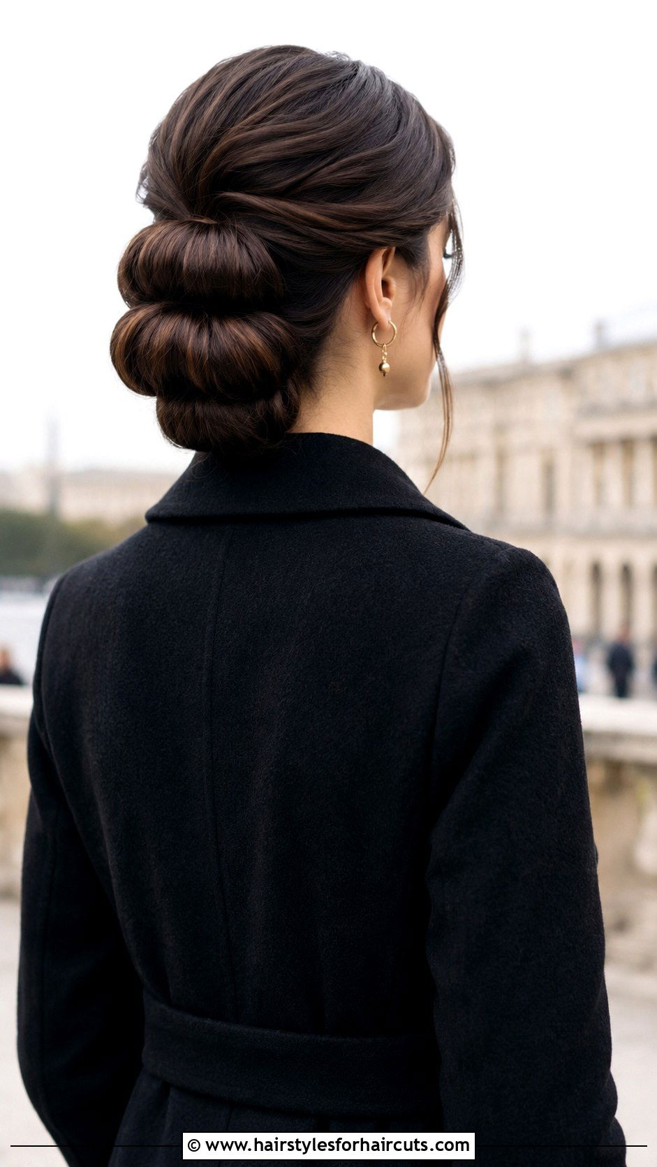 Hellenistic Layered Chignon - 25 ancient greek hairstyles - 25 ancient greek hairstyles