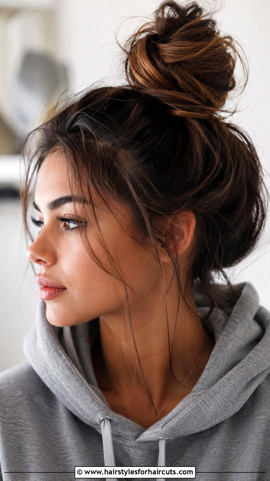 High Messy Bun - 25 everyday hairstyles - 25 everyday hairstyles