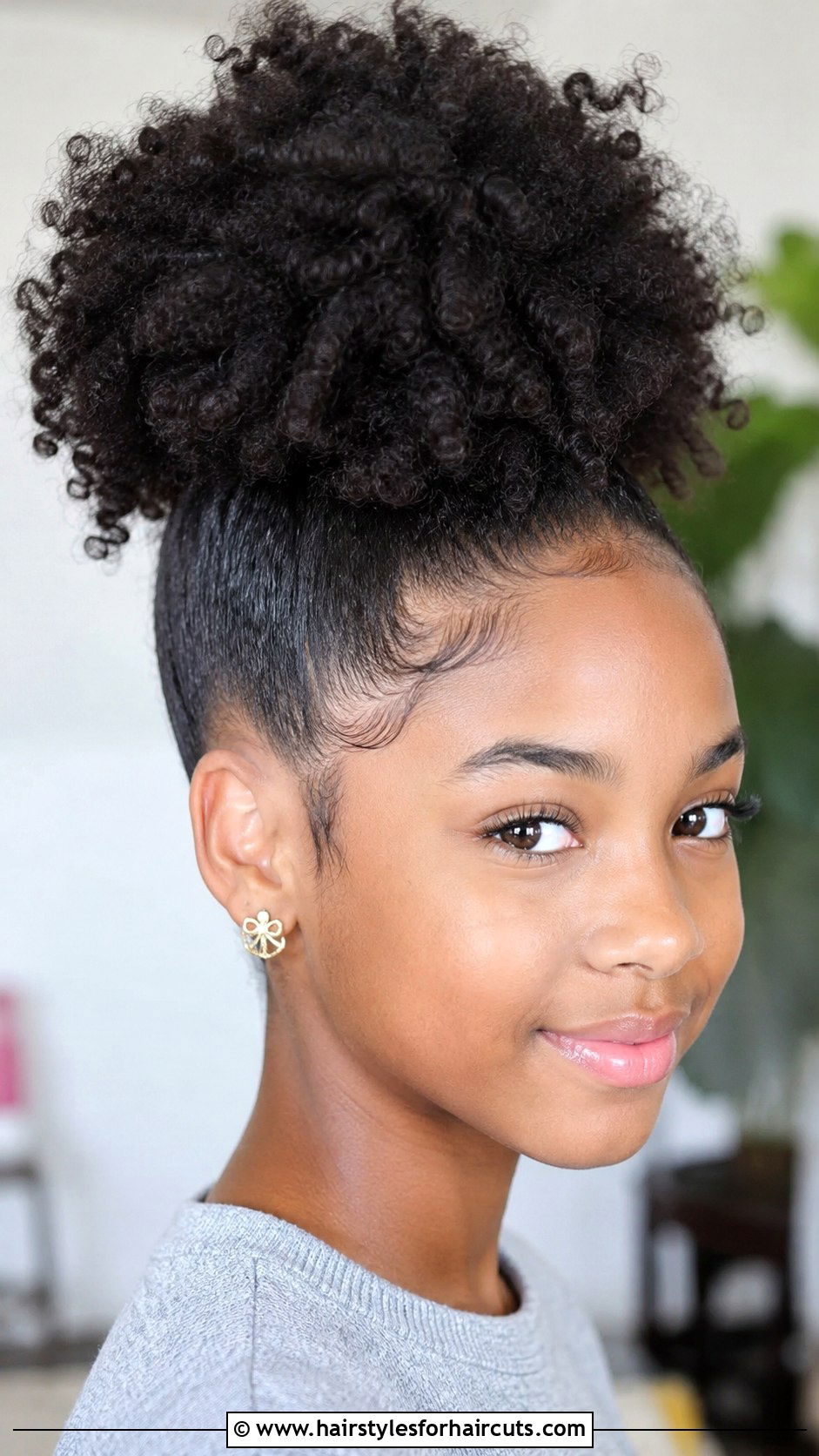 High Puff Hairstyle - 25 easy hairstyles for girls with curly hair - 25 easy hairstyles for girls with curly hair