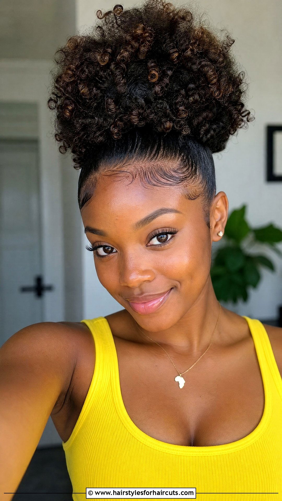High Puff With Edge Control - 25 vacation hairstyles for natural hair - 25 vacation hairstyles for natural hair
