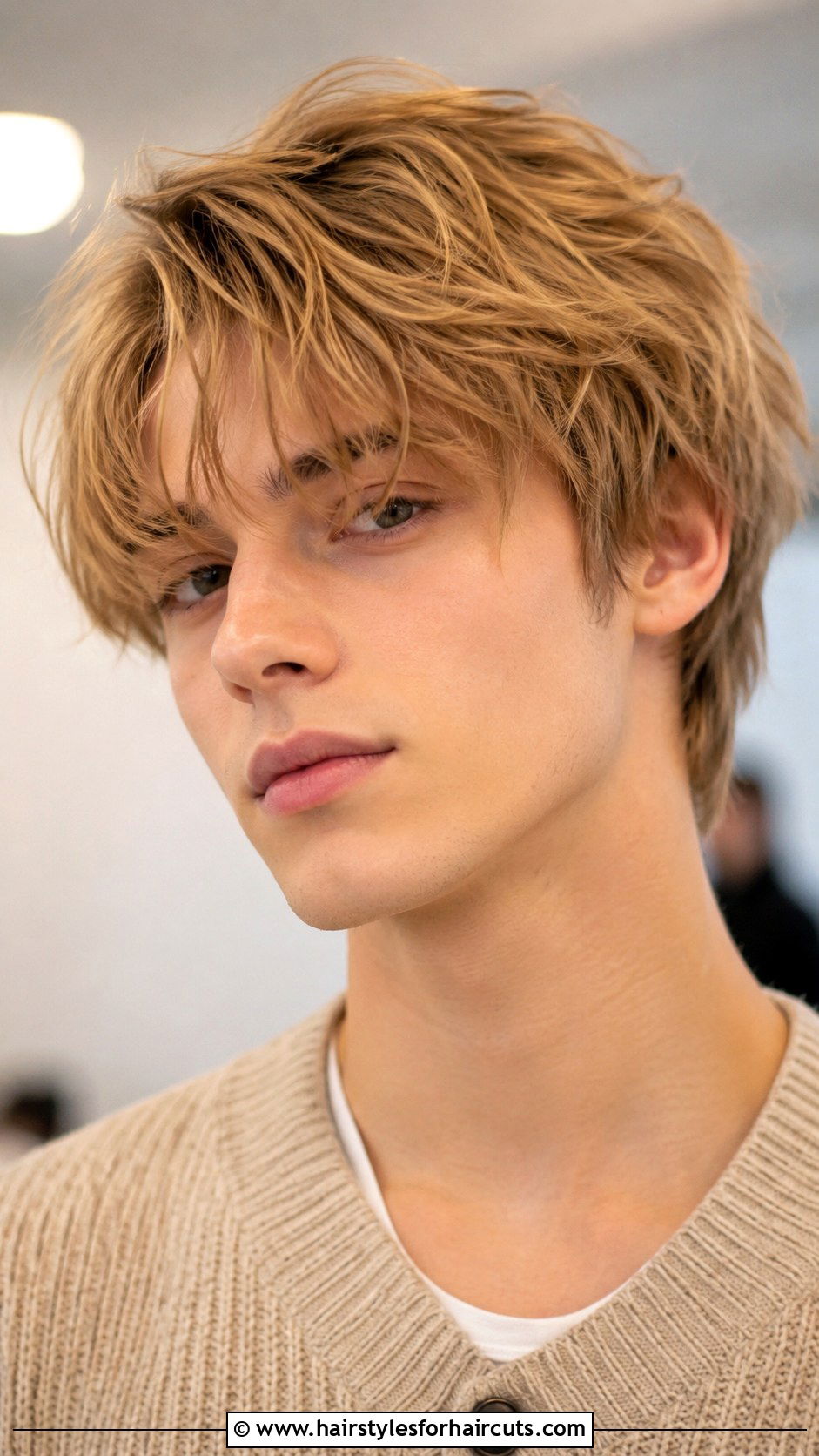 Honey Blonde Femboy Haircut - 25 femboy hairstyles - 25 femboy hairstyles