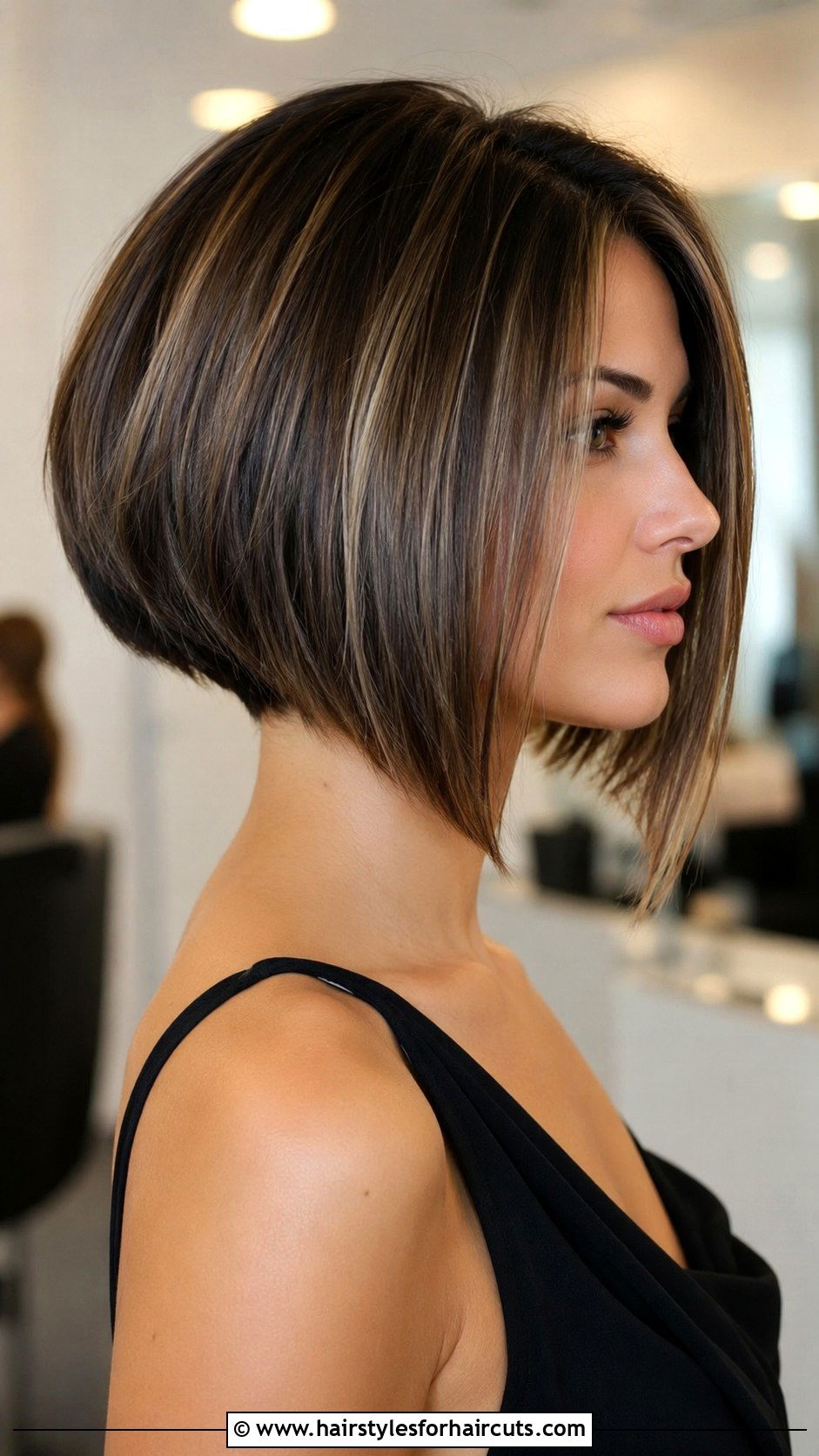 Inverted Bob - 25 medium haircuts for woman - 25 medium haircuts for woman