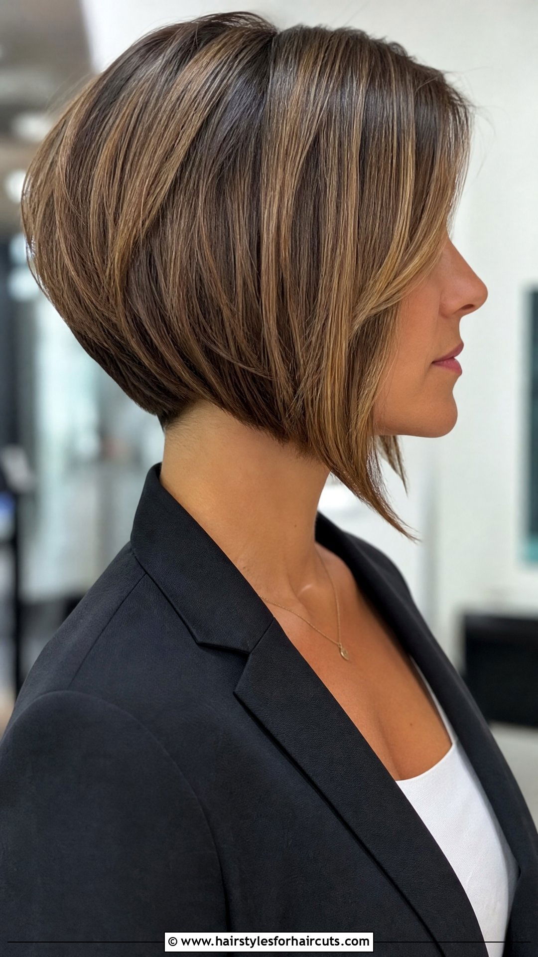 Inverted Bob - 25 womens haircuts over 50 thin hair - 25 women's haircuts over 50 thin hair