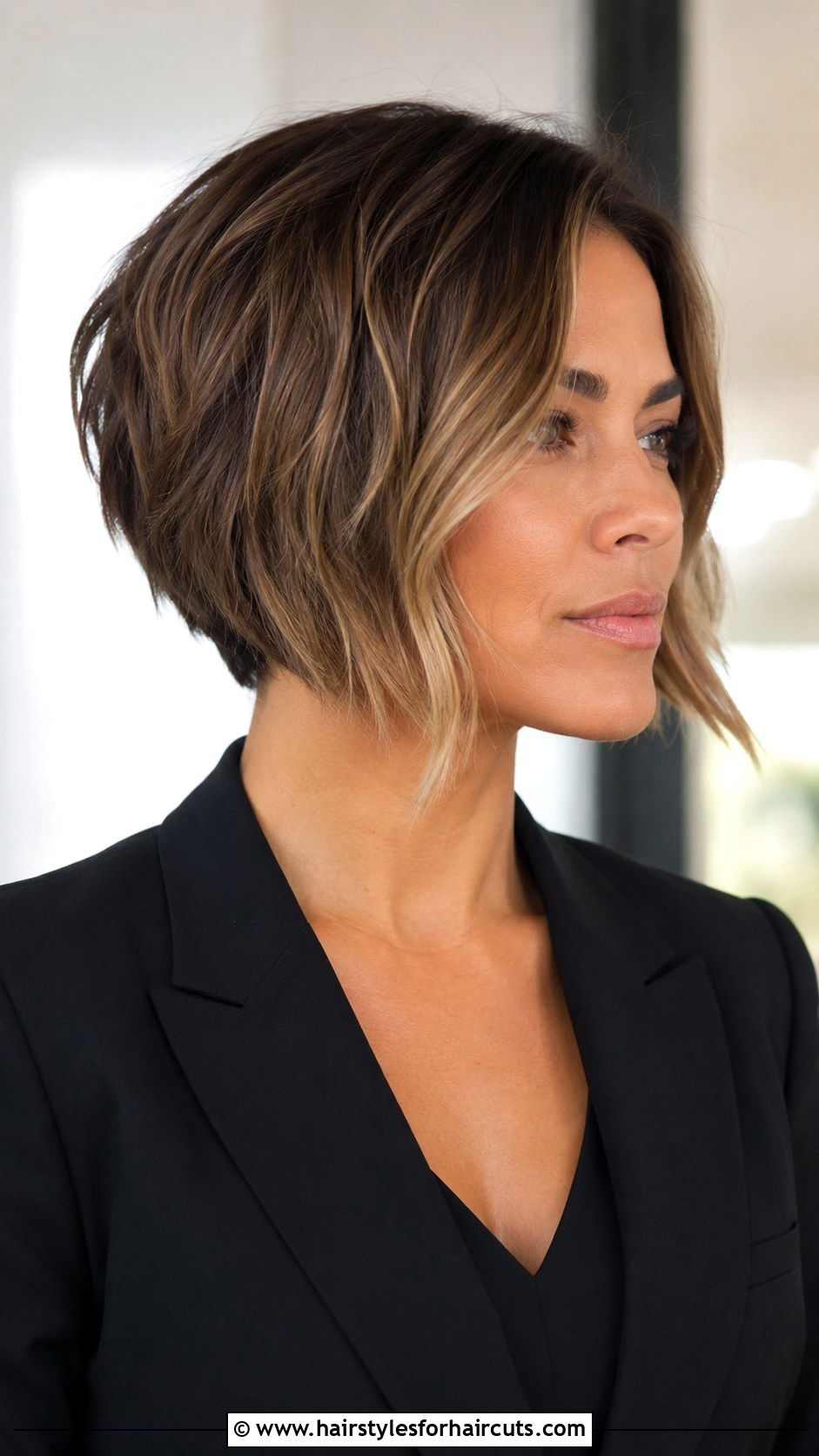 Inverted Bob - 25 womens haircuts for thick wavy hair - 25 womens haircuts for thick wavy hair