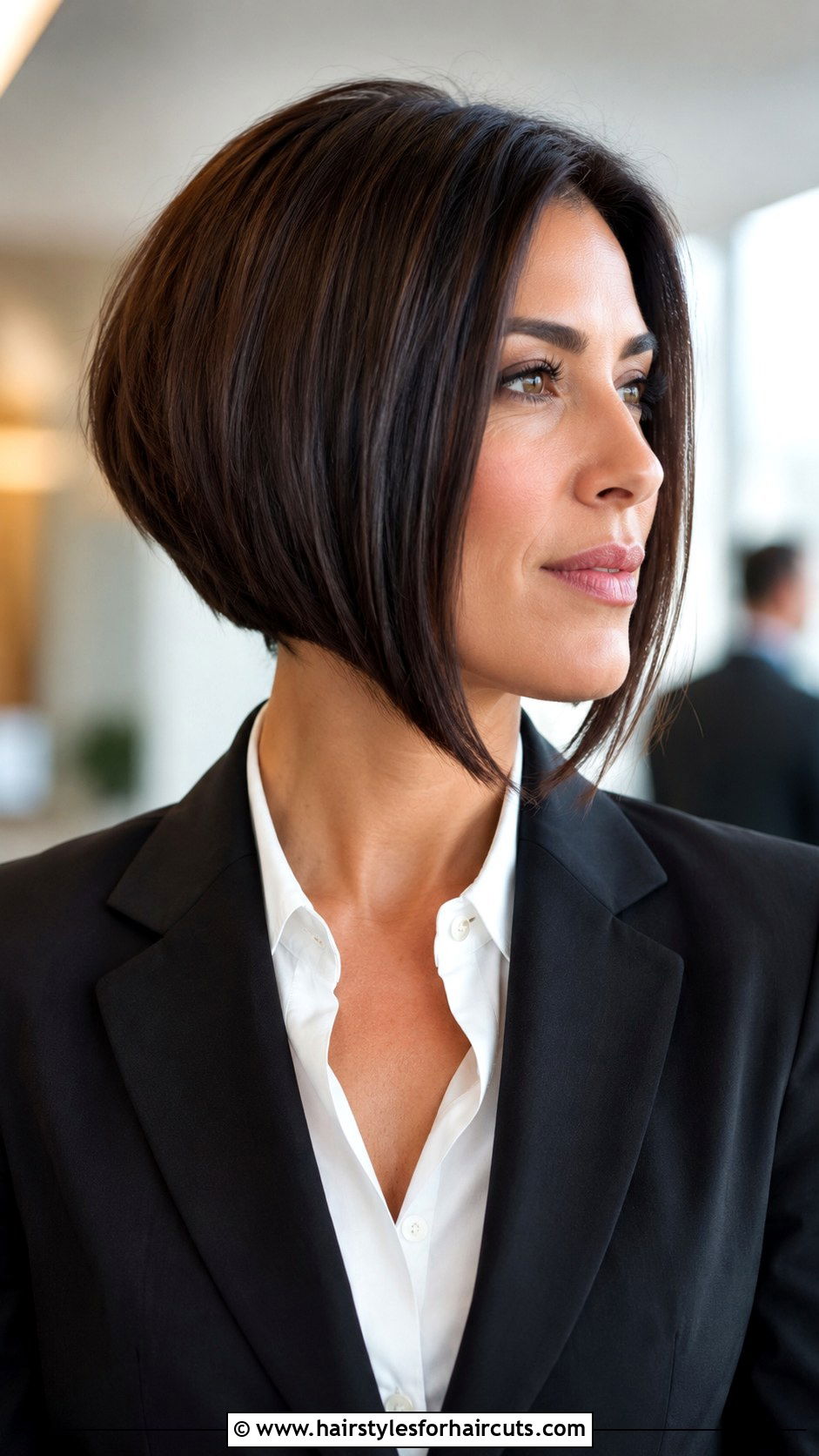 Inverted Bob - 25 best haircuts for fine hair women - 25 best haircuts for fine hair women