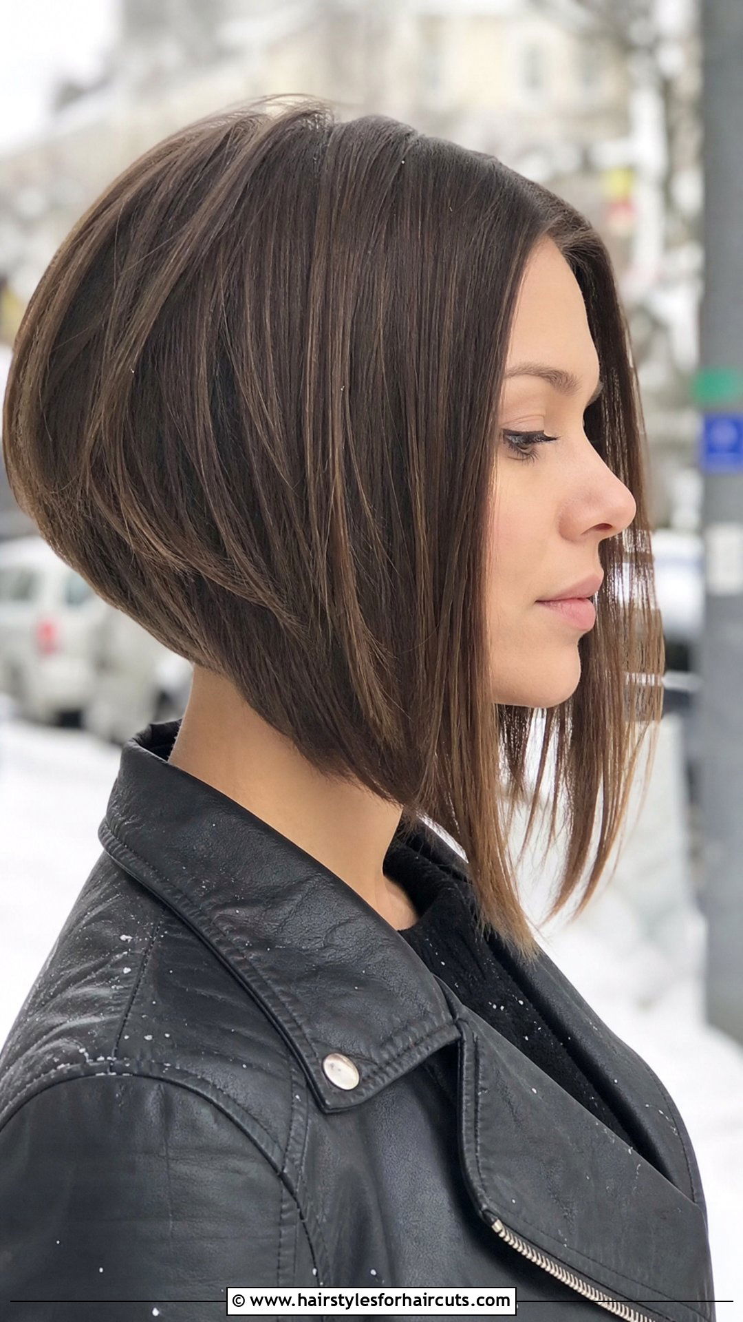 Inverted Bob - 25 haircuts for medium straight hair - 25 haircuts for medium straight hair