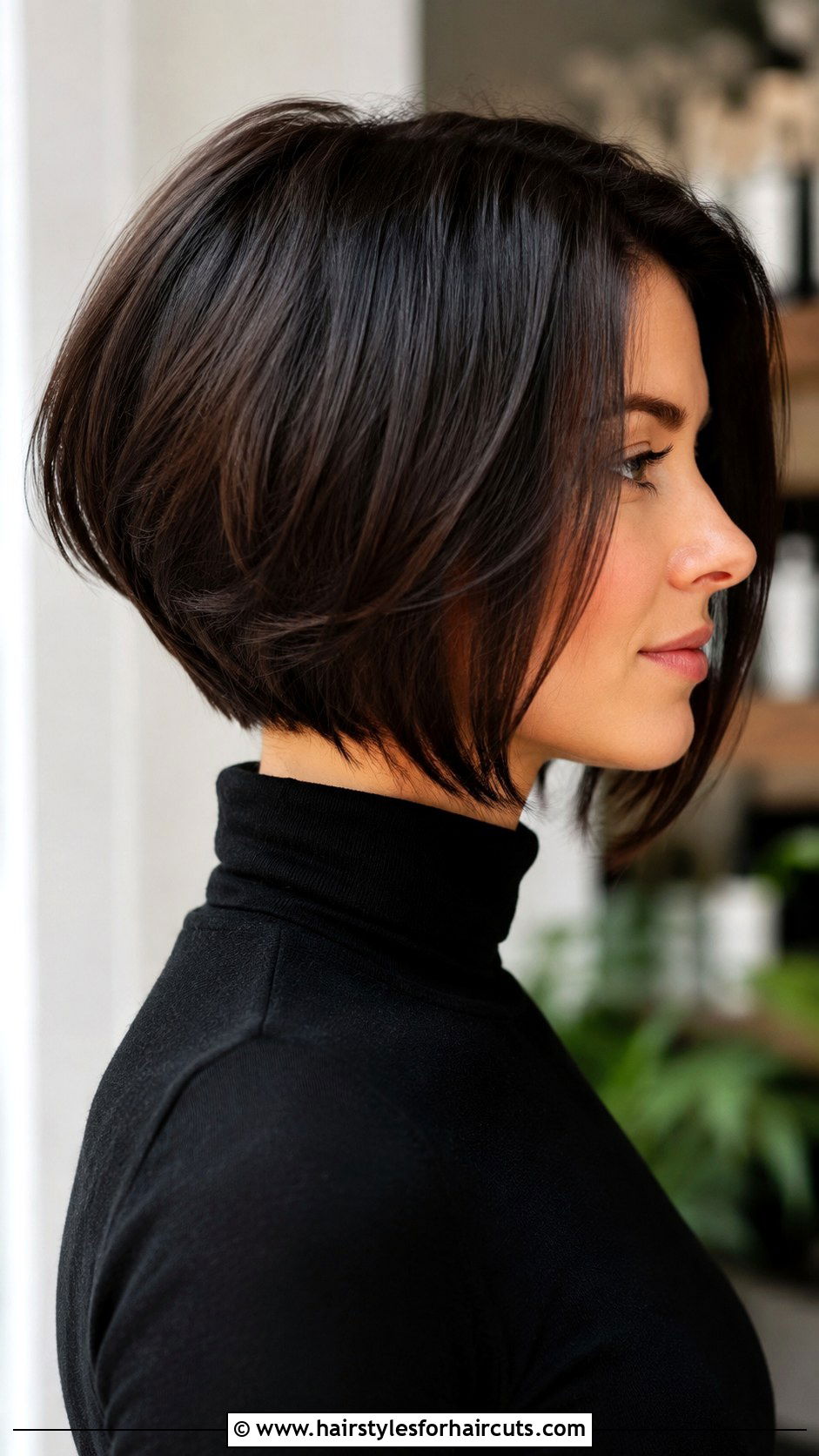Inverted Bob - 25 haircuts gif - 25 haircuts gif