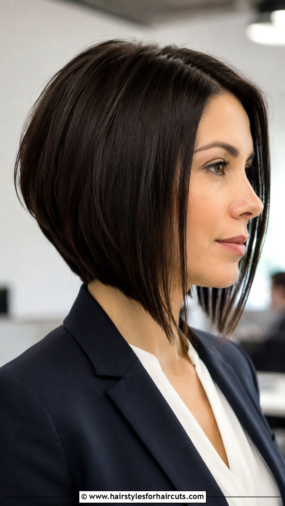 Inverted Bob - 25 best hairstyles for women over 50 - 25 best hairstyles for women over 50