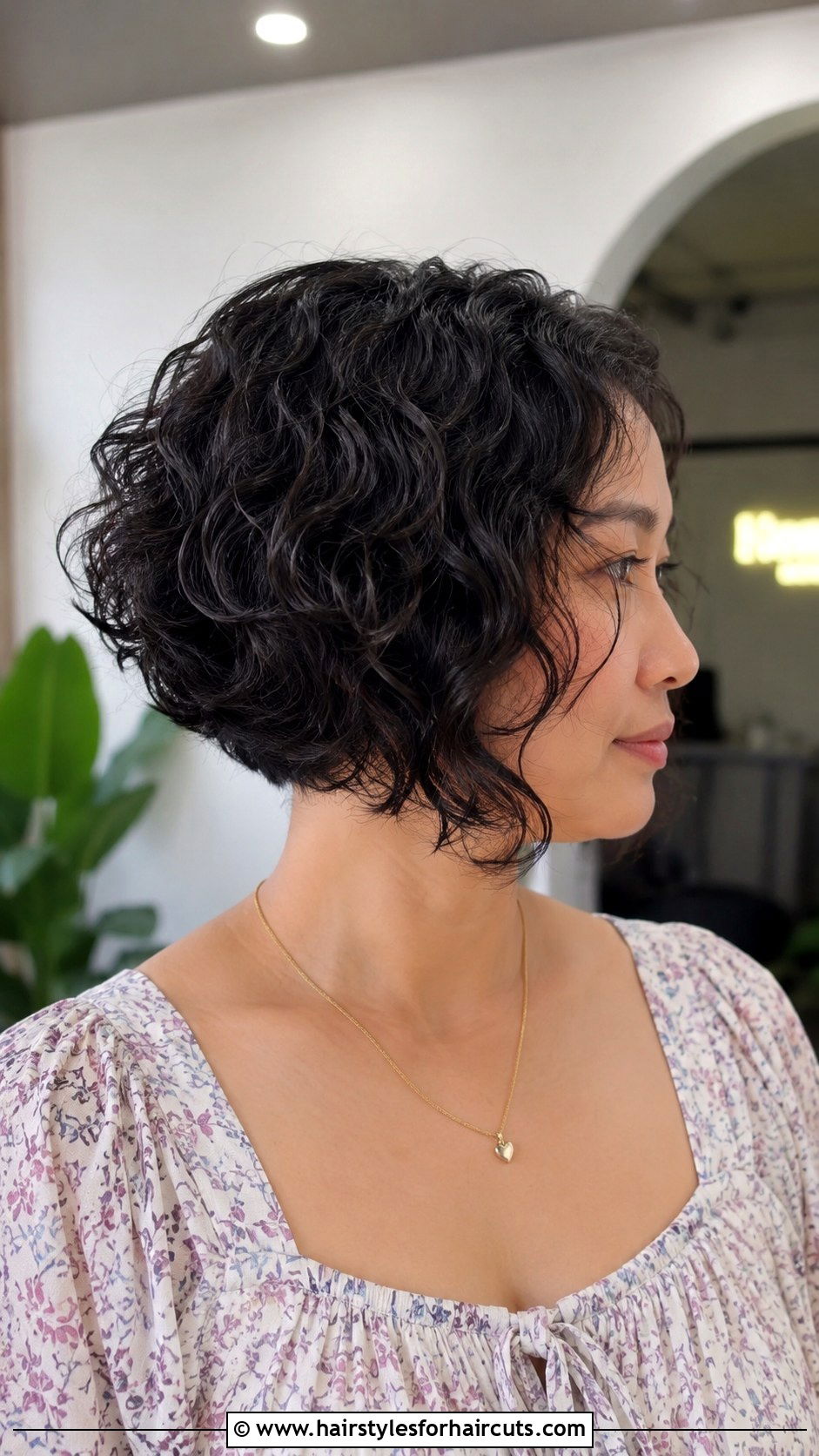 Inverted Bob Filipino Curly Hair - 25 filipino curly hairstyles - 25 filipino curly hairstyles