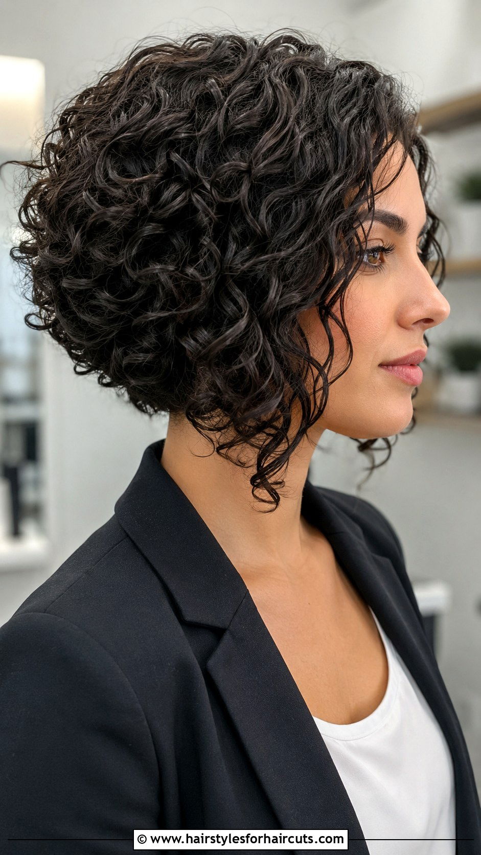 Inverted Bob For Curly Hair - 25 haircuts for curly thick hair - 25 haircuts for curly thick hair