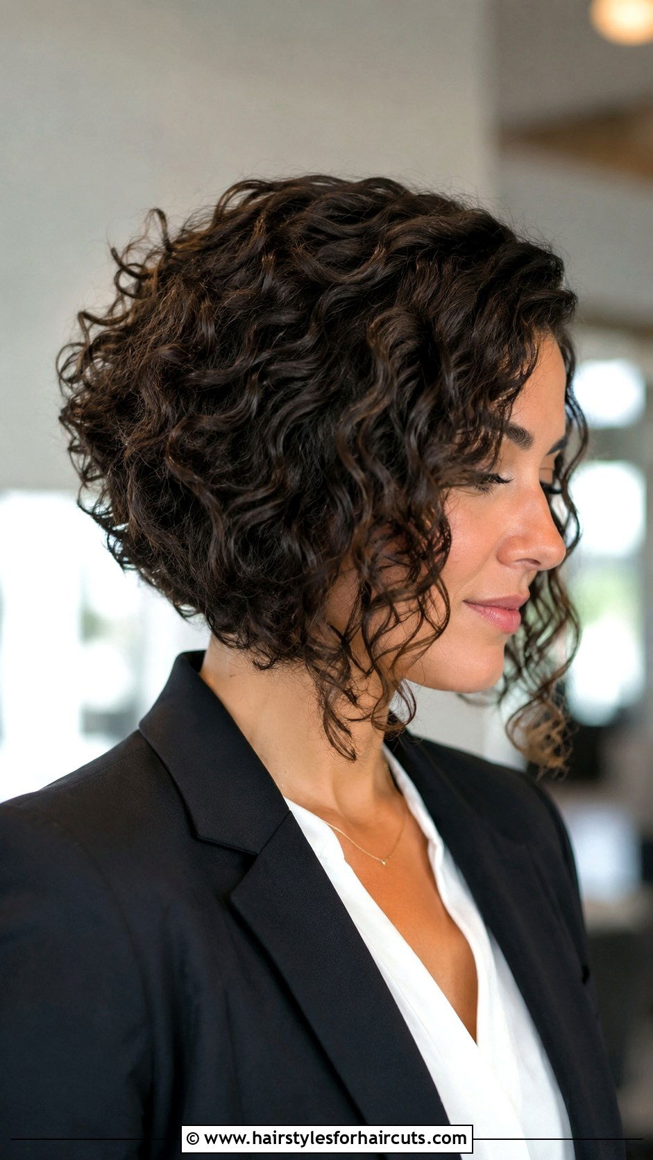 Inverted Bob For Curly Hair - 25 best haircuts for thick curly hair - 25 best haircuts for thick curly hair