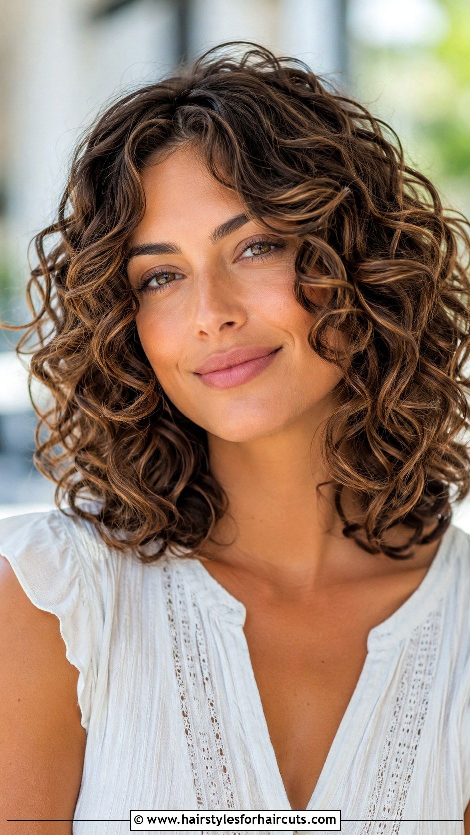 Inverted Bob For Curly Shoulder Length Hair - 25 hairstyles for curly shoulder length hair - 25 hairstyles for curly shoulder length hair