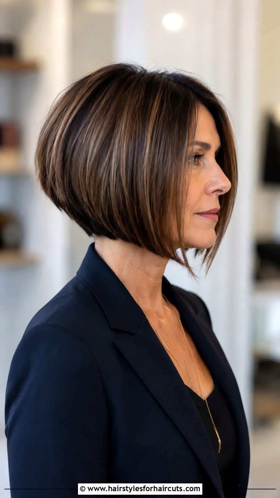 Inverted Bob Haircut - 25 best haircuts for extremely thin hair - 25 best haircuts for extremely thin hair