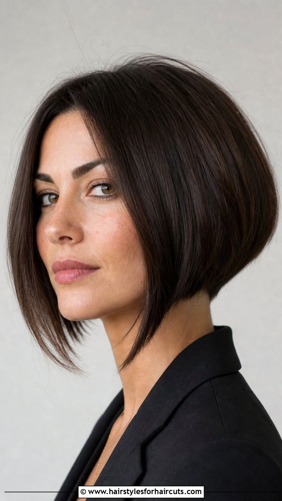Inverted Bob Haircut - 25 haircuts styles short hair women - 25 haircuts styles short hair women