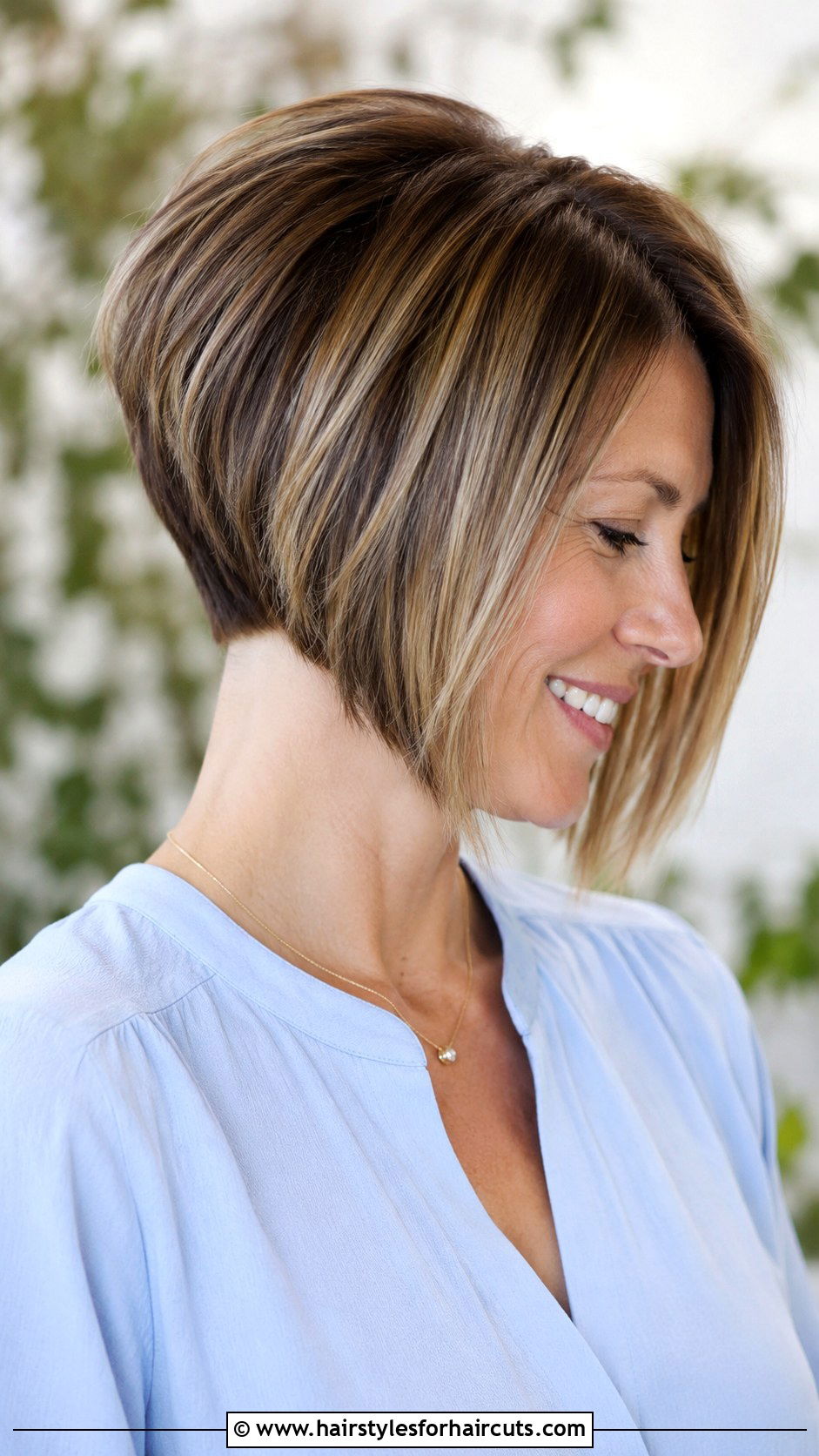 Inverted Bob Haircut - 25 short straight haircuts for women - 25 short straight haircuts for women