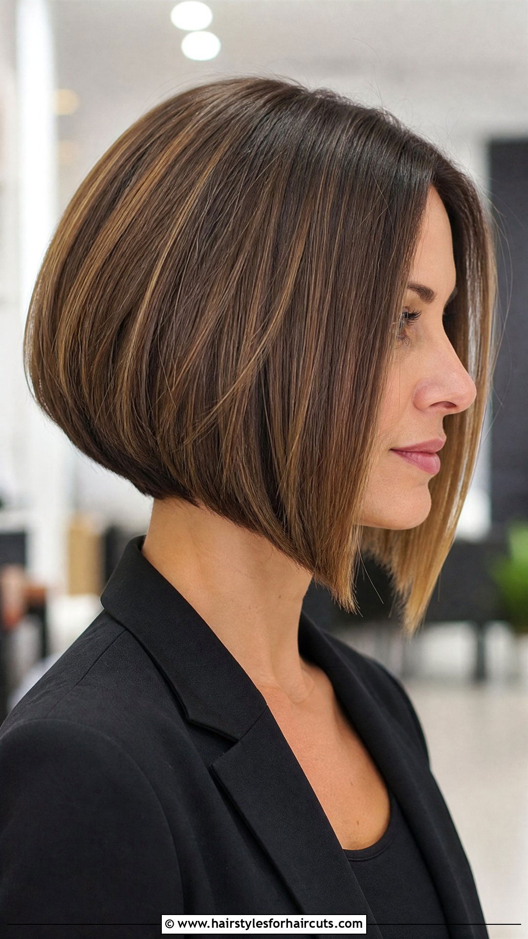 Inverted Bob Haircut For Fine Hair - 25 good haircuts for women with thinning hair - 25 good haircuts for women with thinning hair