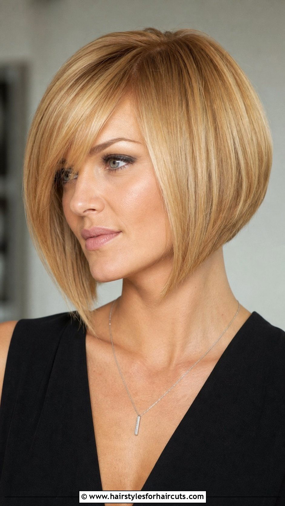 Inverted Bob With Side Bang - 25 side bang haircuts - 25 side bang haircuts