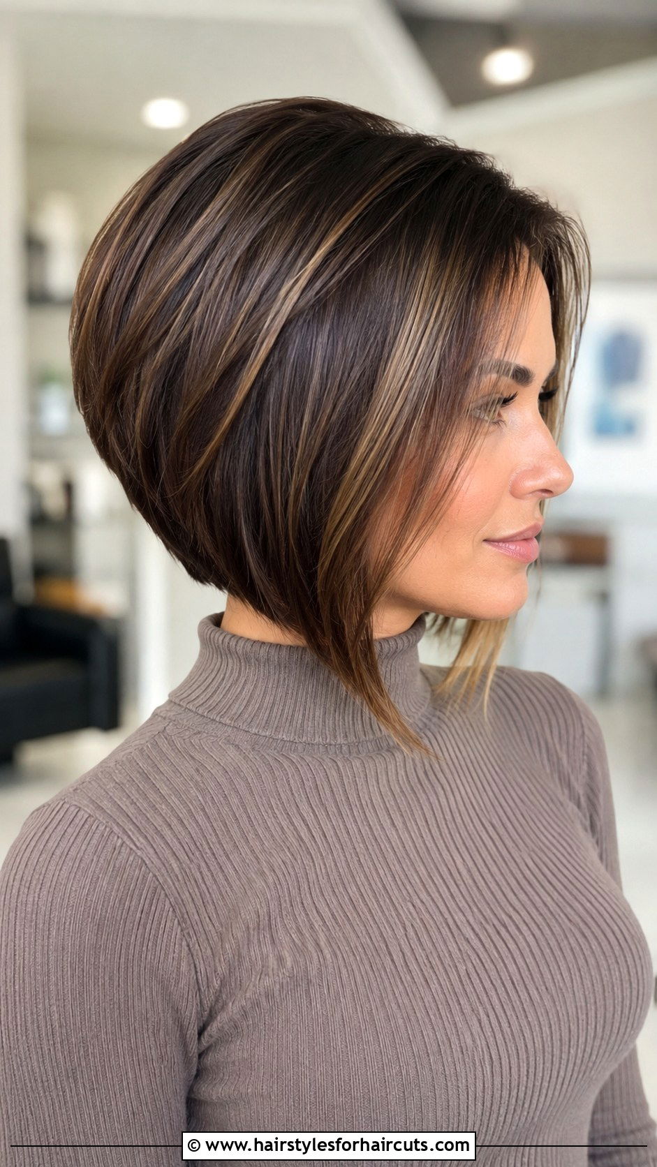Inverted Bob With Underneath Layers - 25 fall hairstyles - 25 fall hairstyles