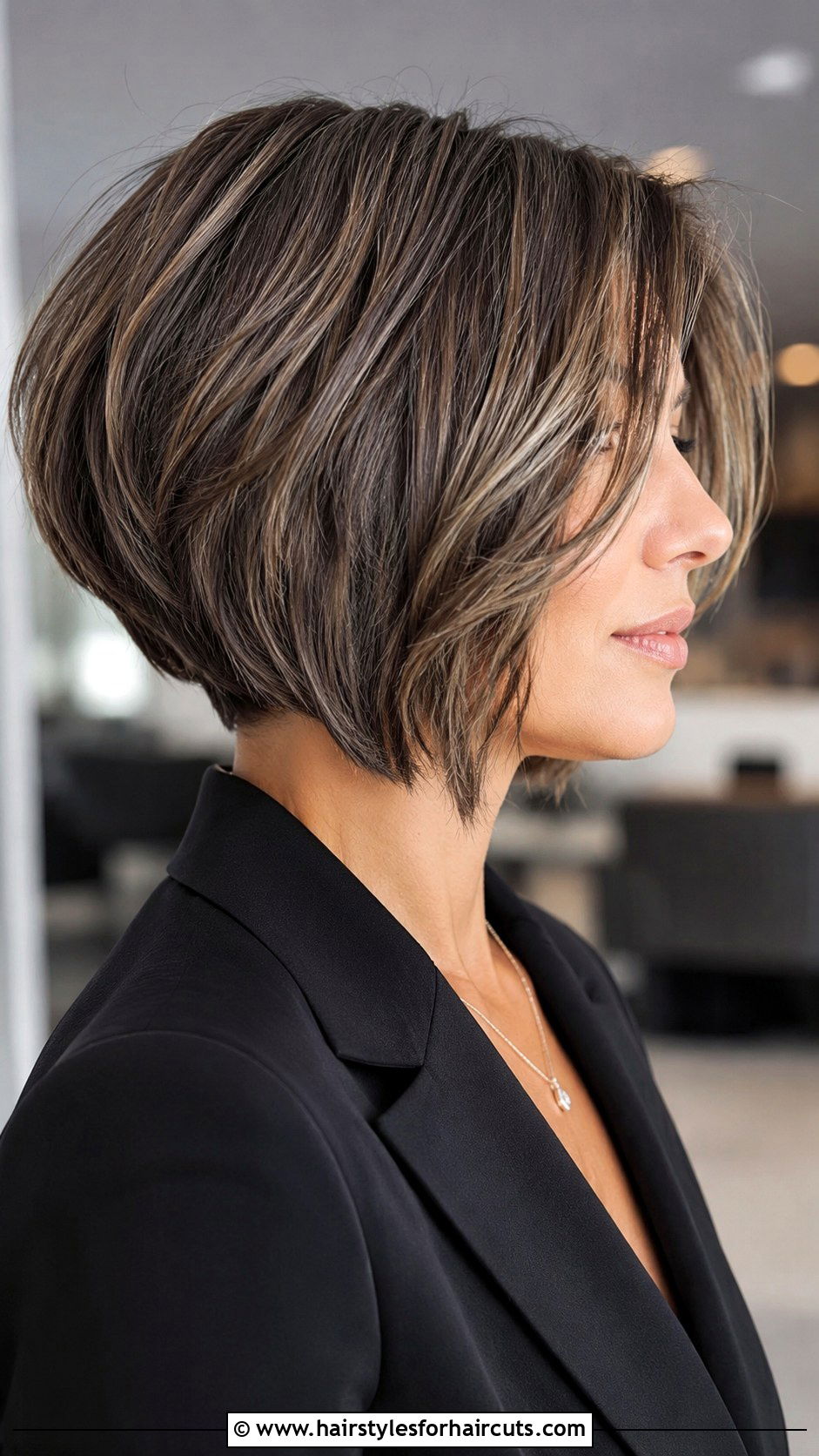 Inverted Choppy Bob - 25 choppy bob hairstyles for fine hair - 25 choppy bob hairstyles for fine hair
