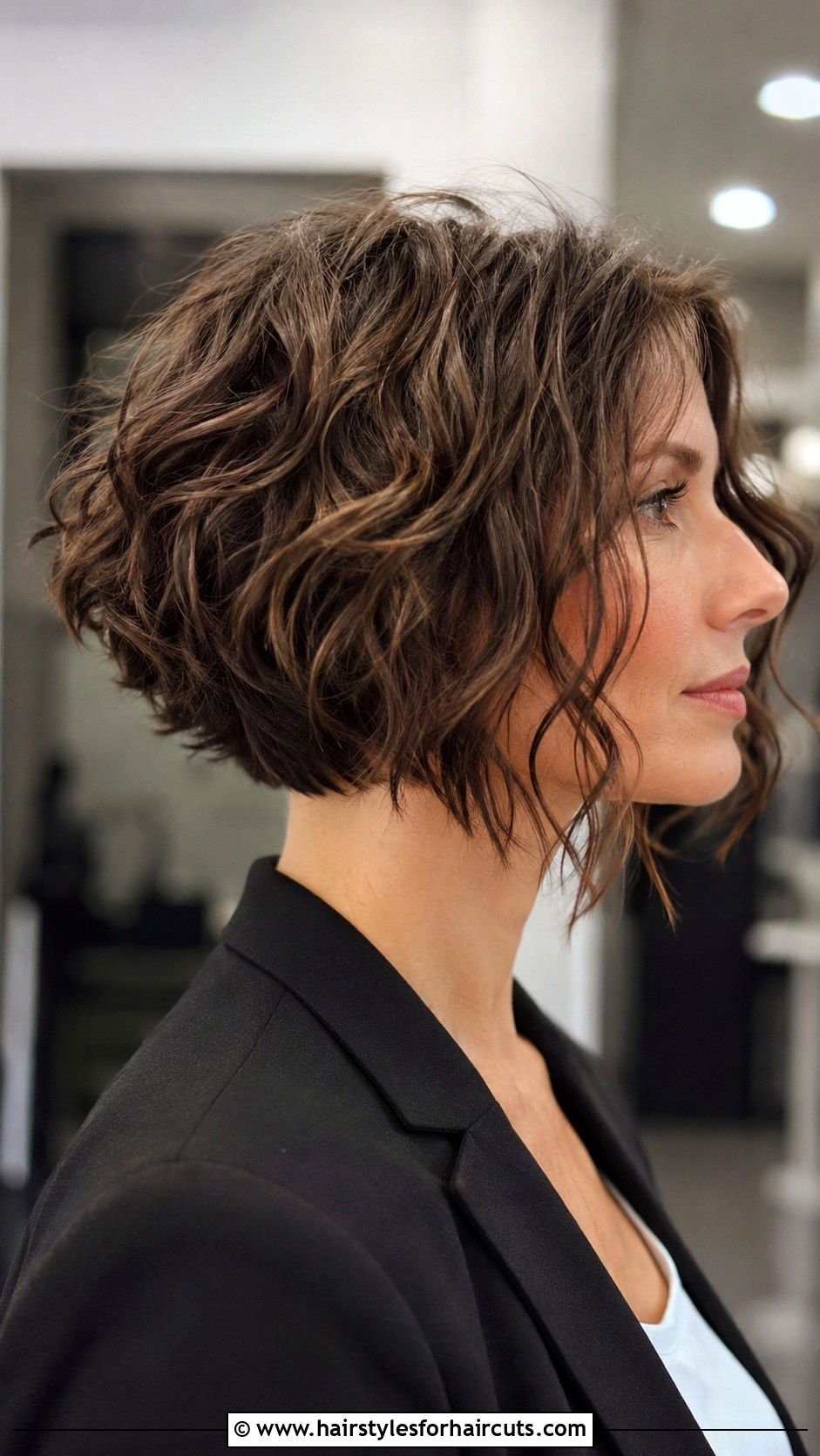 Inverted Curly Bob - 25 curly haircuts tampa - 25 curly haircuts tampa