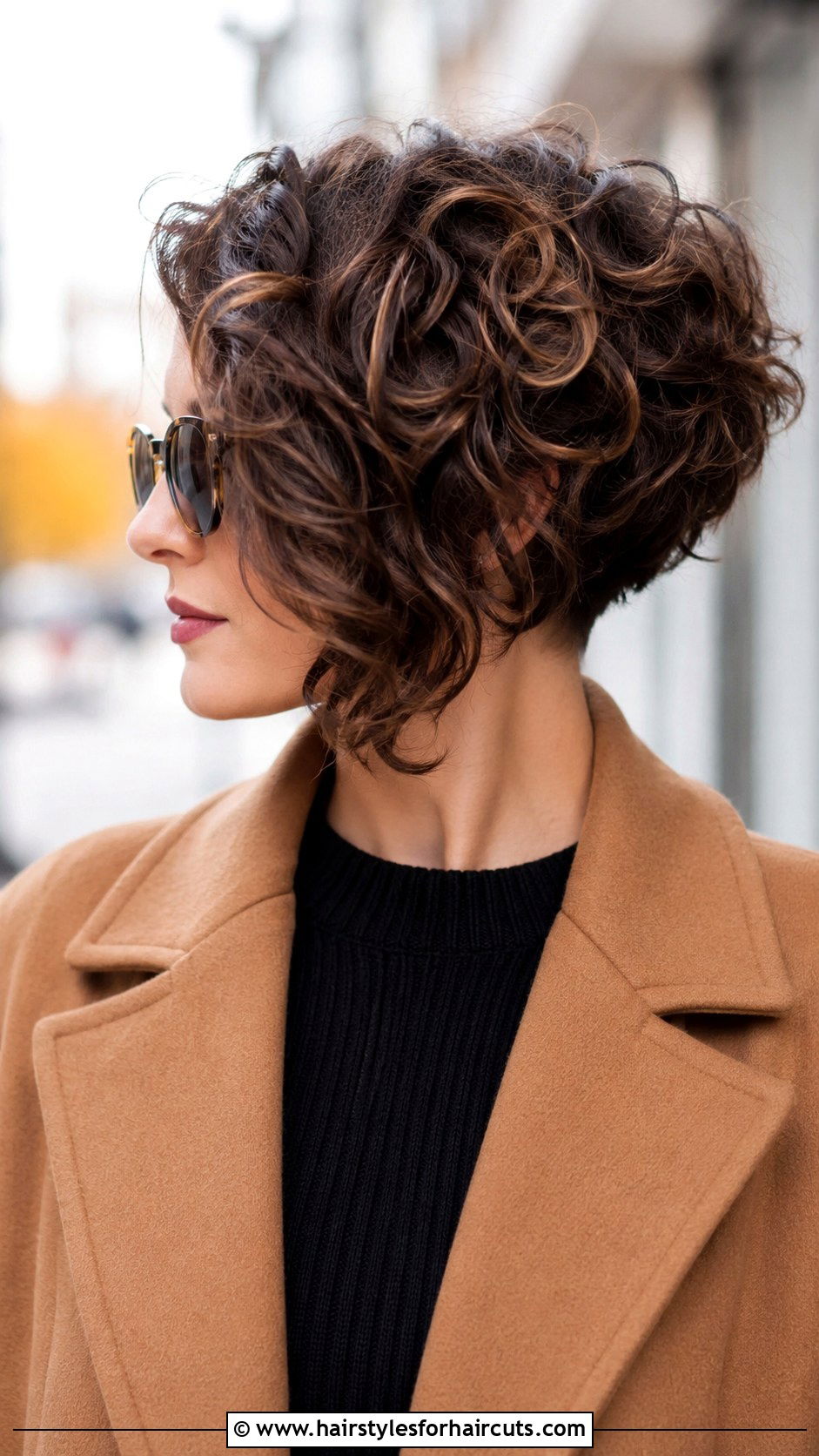 Inverted Curly Bob - 25 curly hairstyles product - 25 curly hairstyles product