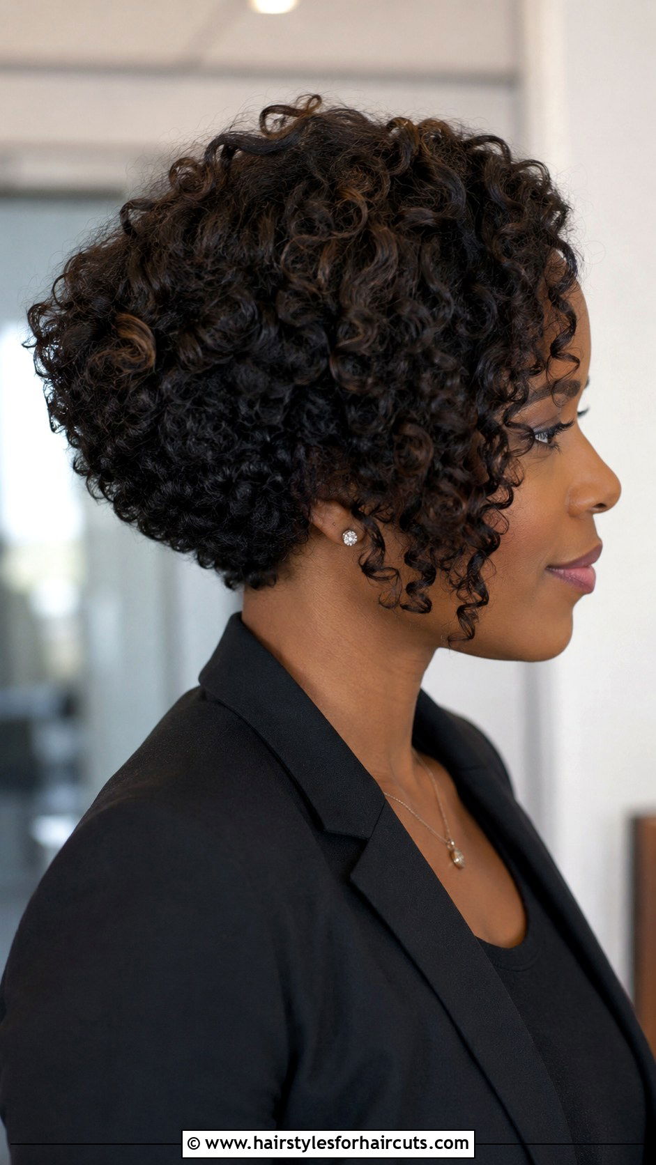 Inverted Curly Bob - 25 haircuts for black women with natural hair - 25 haircuts for black women with natural hair