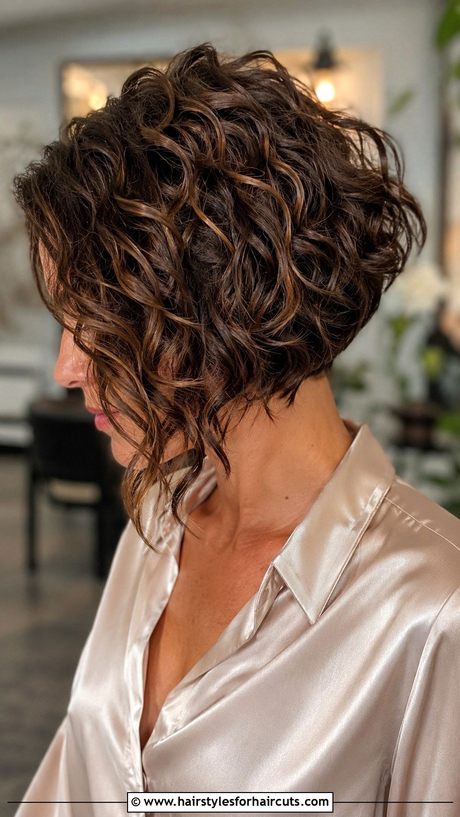 Inverted Curly Bob - 25 haircuts for curly hair female - 25 haircuts for curly hair female