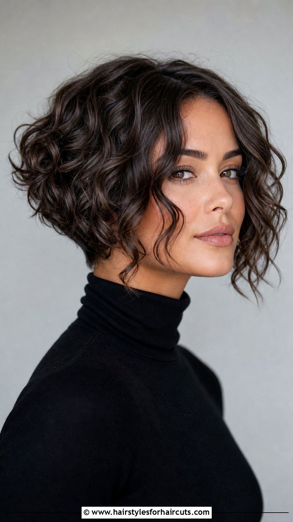 Inverted Curly Bob - 25 women curly hairstyles - 25 women curly hairstyles