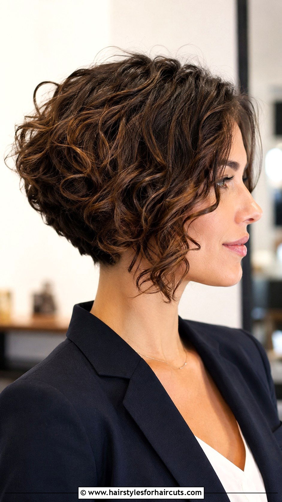 Inverted Curly Bob - 25 bob haircuts curly hair - 25 bob haircuts curly hair