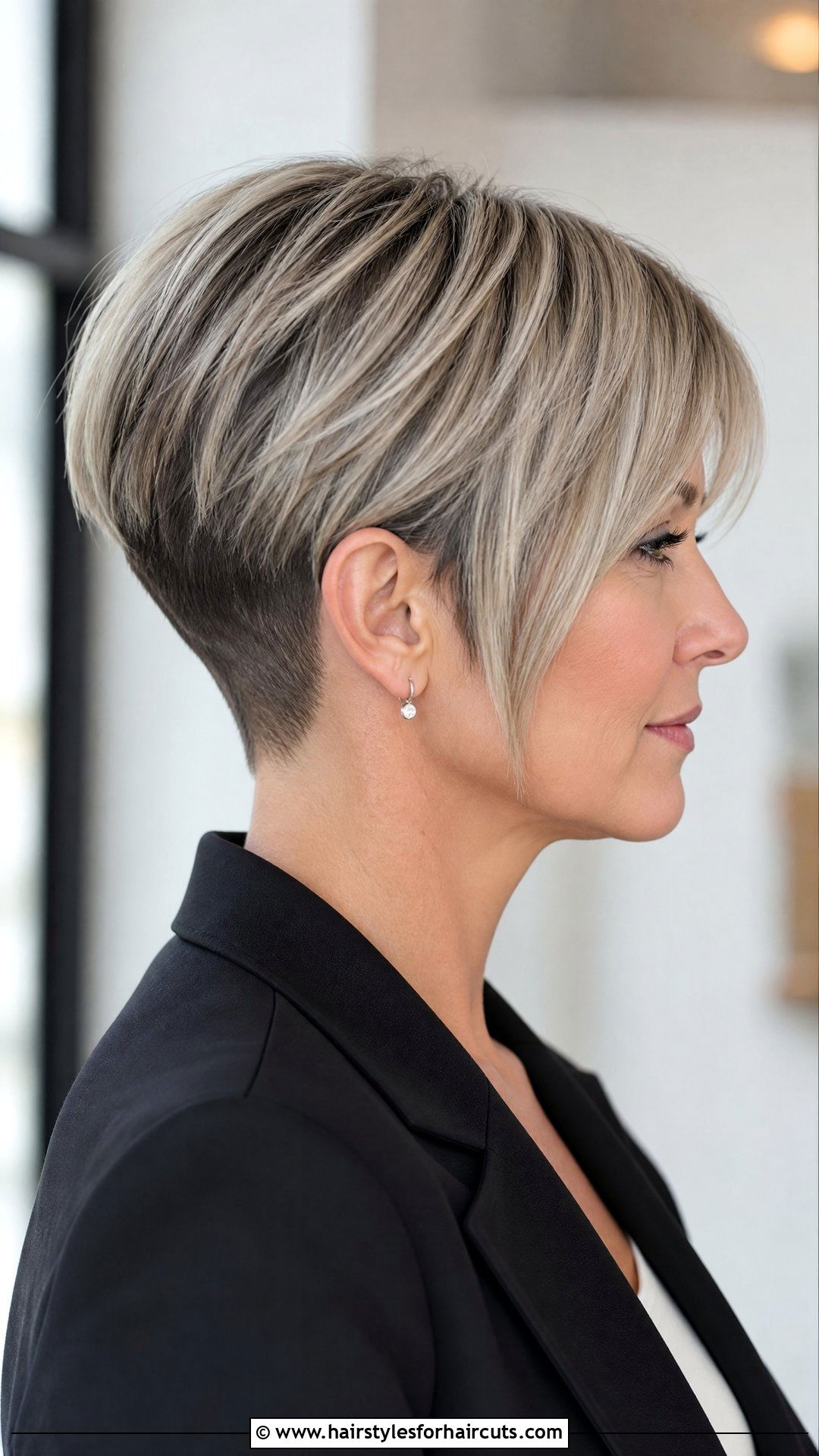 Inverted Wedge Haircut - 25 wedge haircuts for wavy hair - 25 wedge haircuts for wavy hair