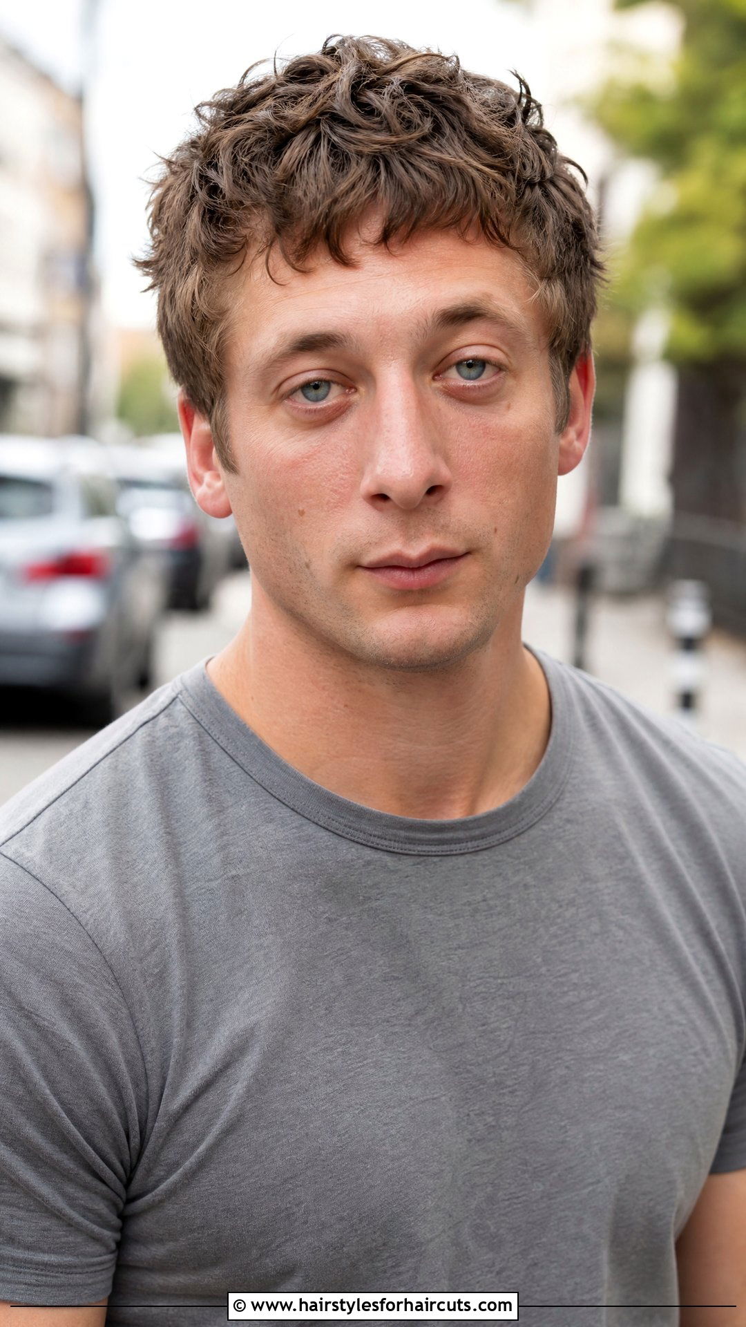 Jeremy Allen White Textured Caesar Haircut - 25 jeremy allen white haircuts - 25 jeremy allen white haircuts