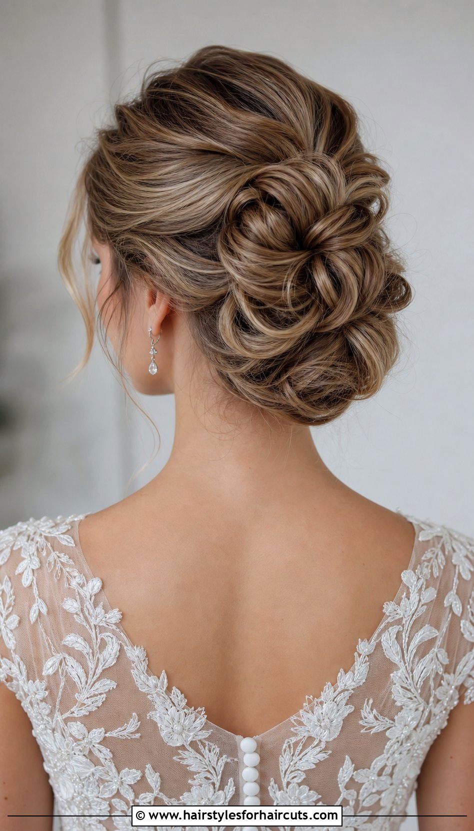Knotted Updo - 25 hairstyles for beach wedding - 25 hairstyles for beach wedding