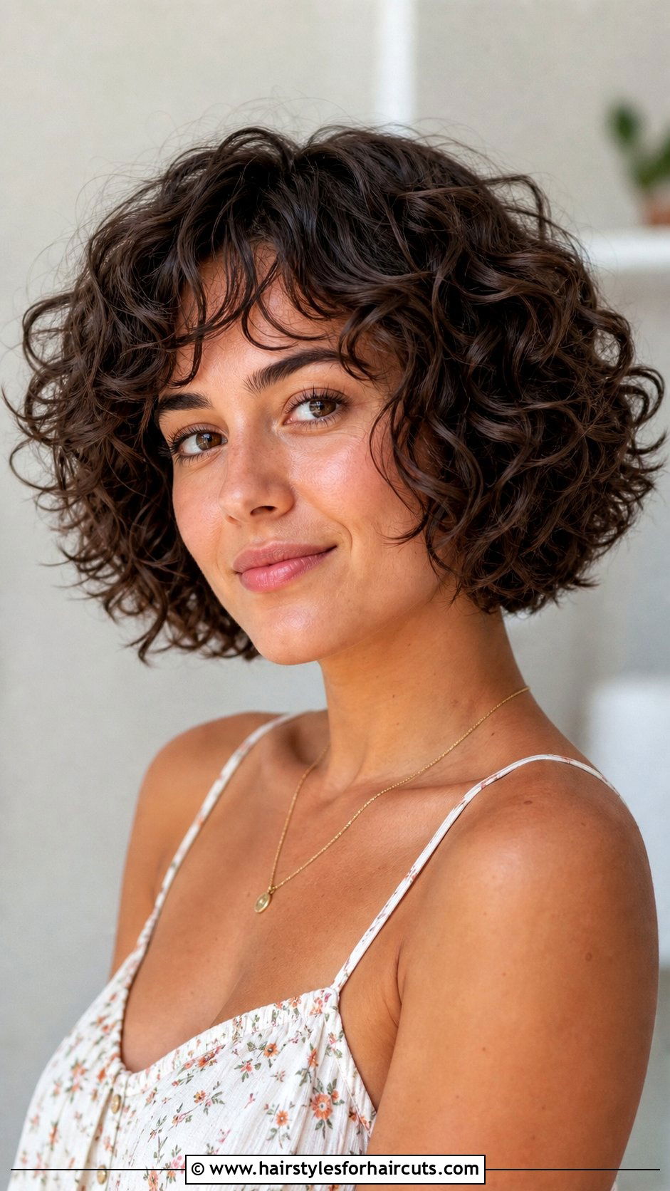 Layered Bob For Curly Hair - 25 haircuts for curly wavy hair - 25 haircuts for curly wavy hair