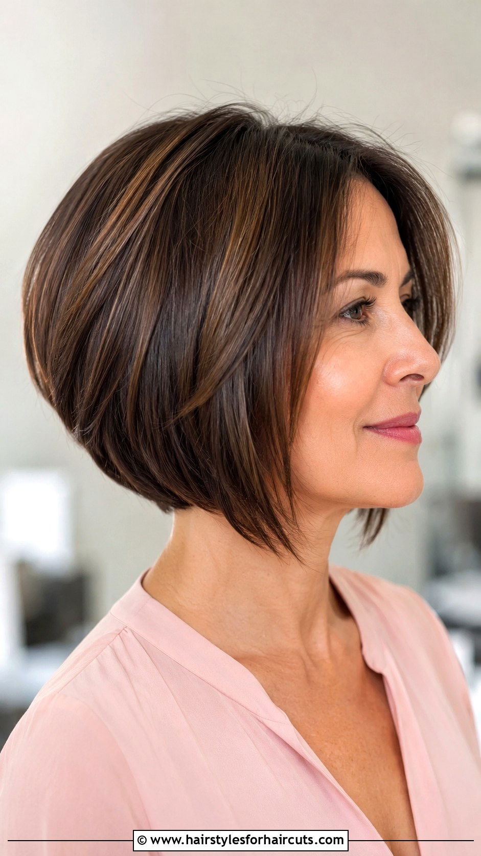 Layered Bob For Women With Double Crown - 25 double crown hairstyles - 25 double crown hairstyles