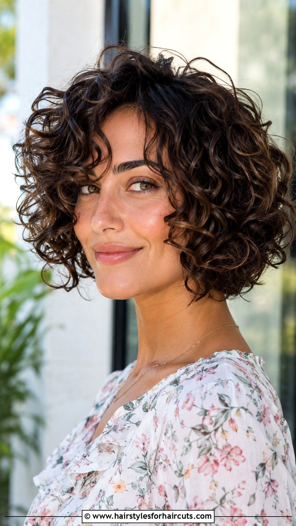 Layered Curly Bob - 25 bob haircuts curly hair - 25 bob haircuts curly hair