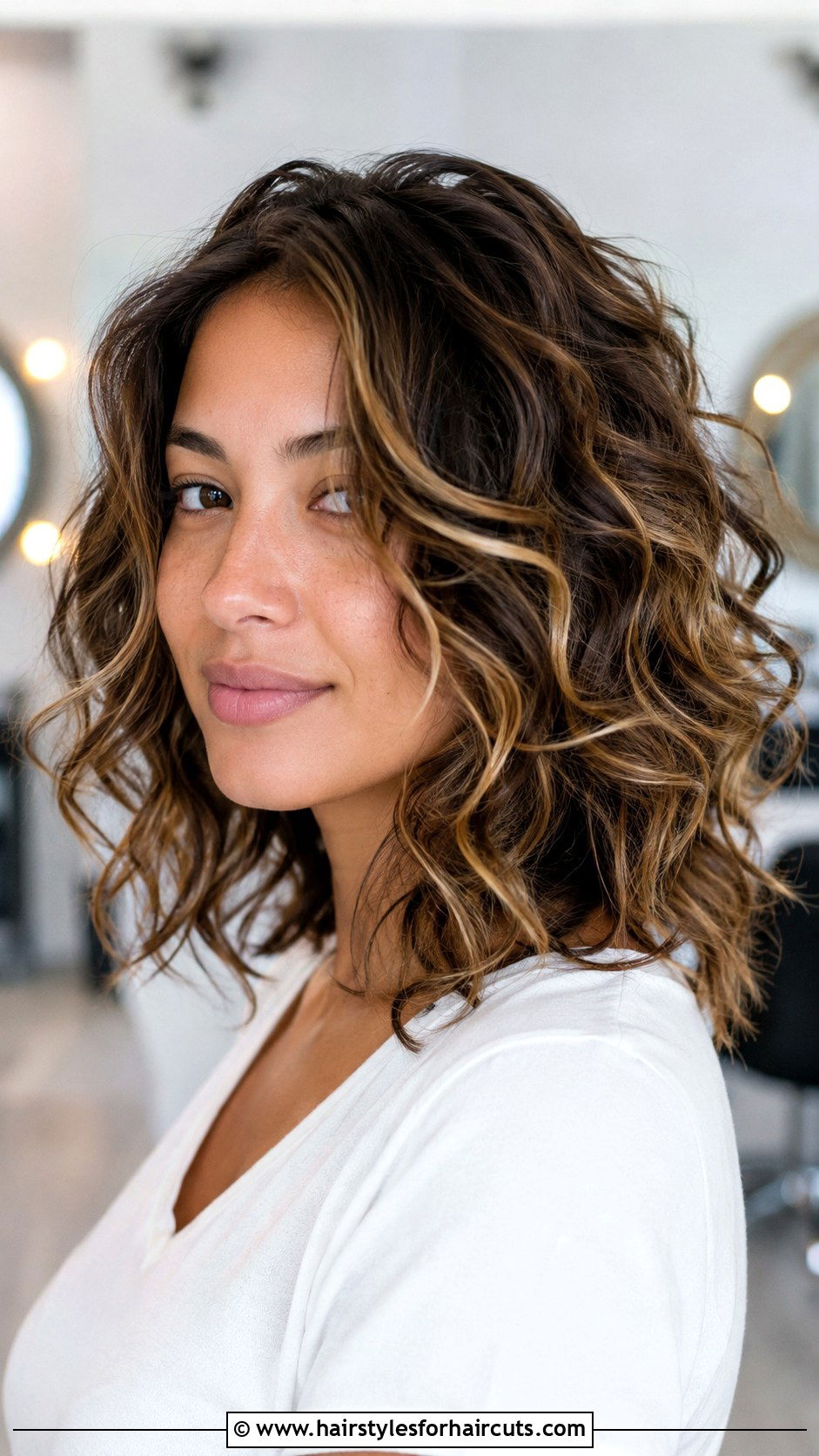 Layered Curly Lob With Highlights - 25 curly hairstyles shoulder length hair - 25 curly hairstyles shoulder length hair