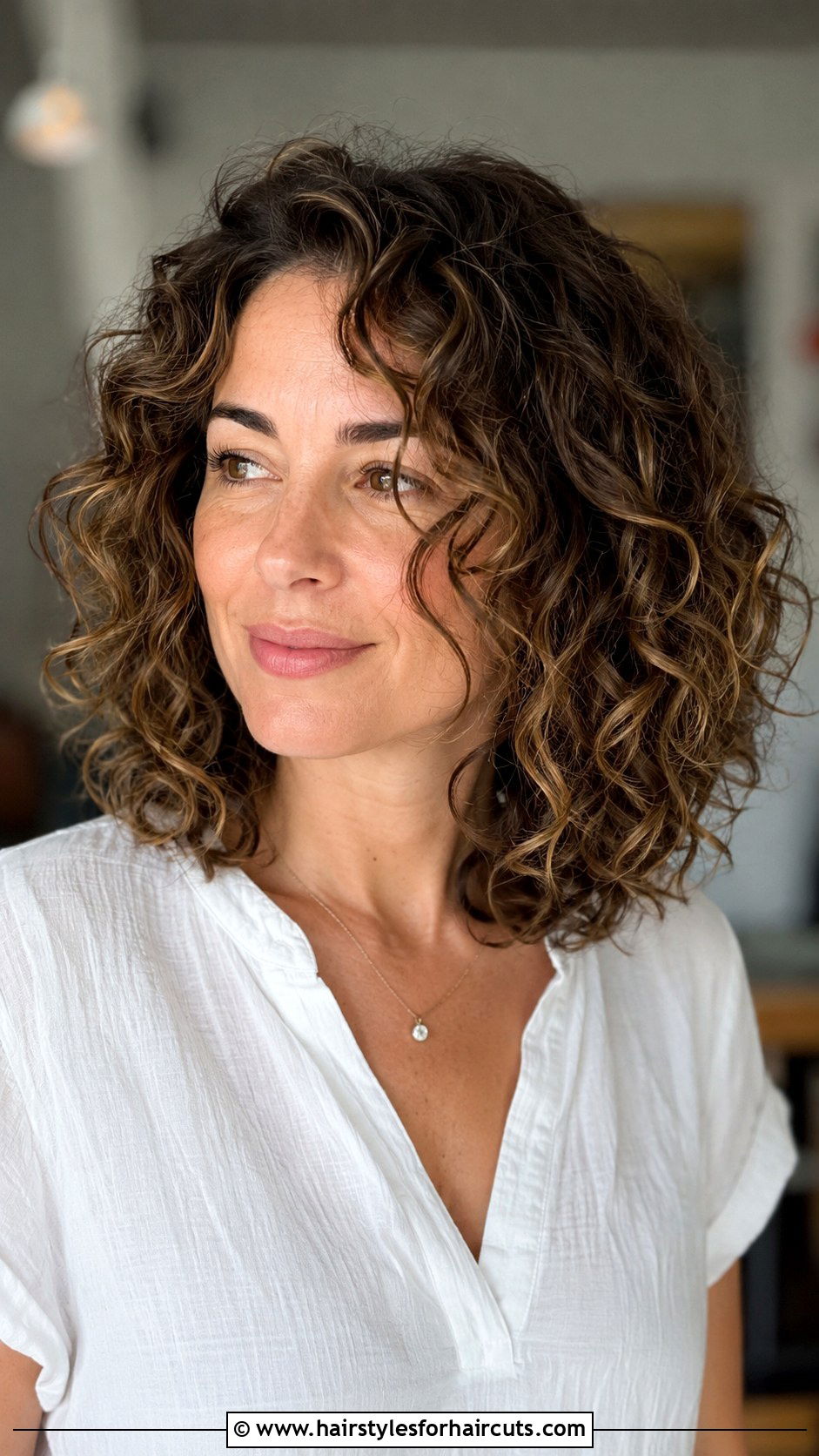 Layered Curly Shoulder Length Hair - 25 curly haircuts in layers - 25 curly haircuts in layers