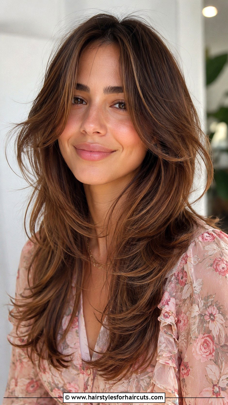 Layered Feathered Haircut - 25 haircuts mirror - 25 haircuts mirror