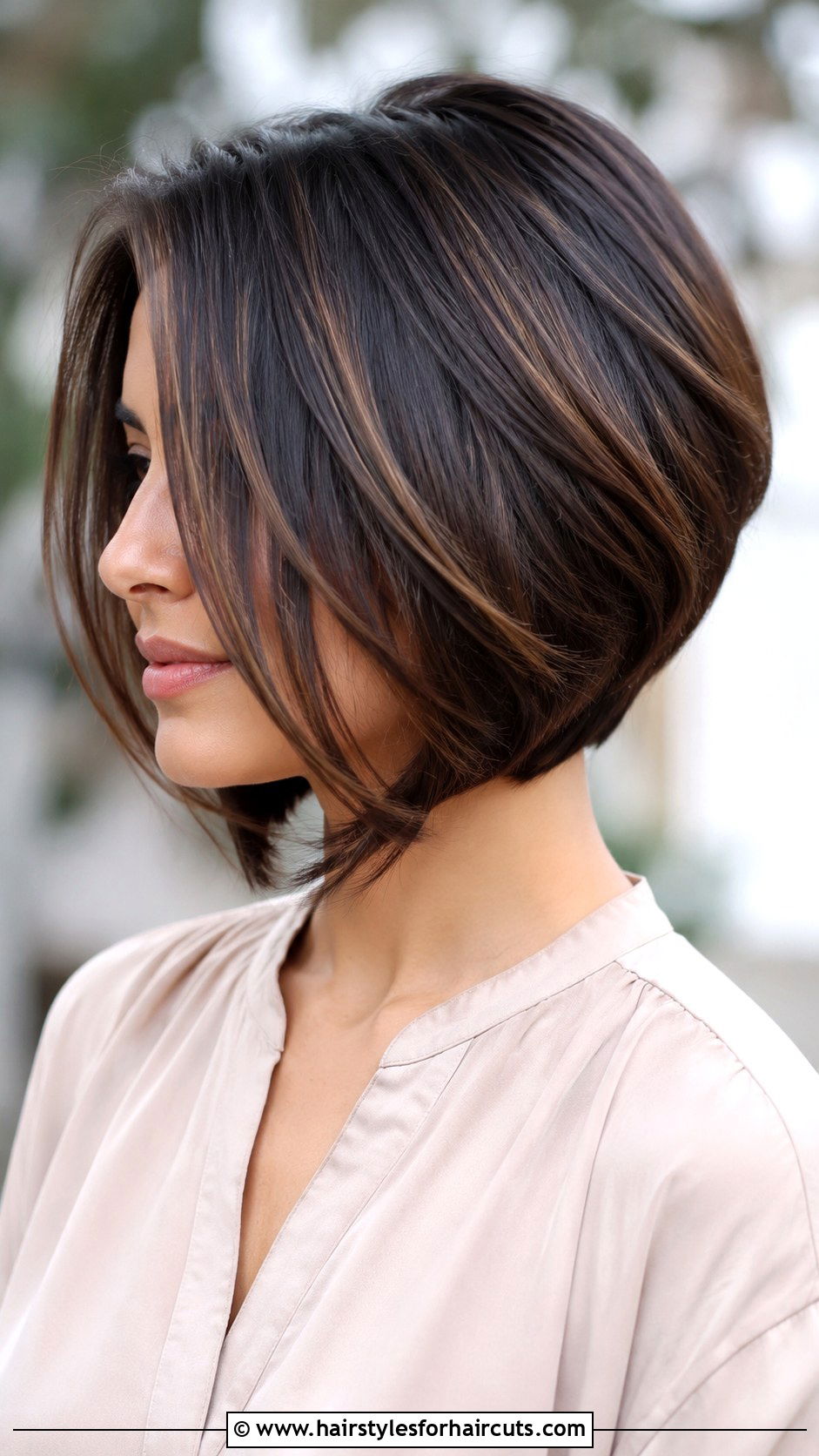 Layered Graduated Bob Oval Face - 25 oval face layered short hairstyles - 25 oval face layered short hairstyles