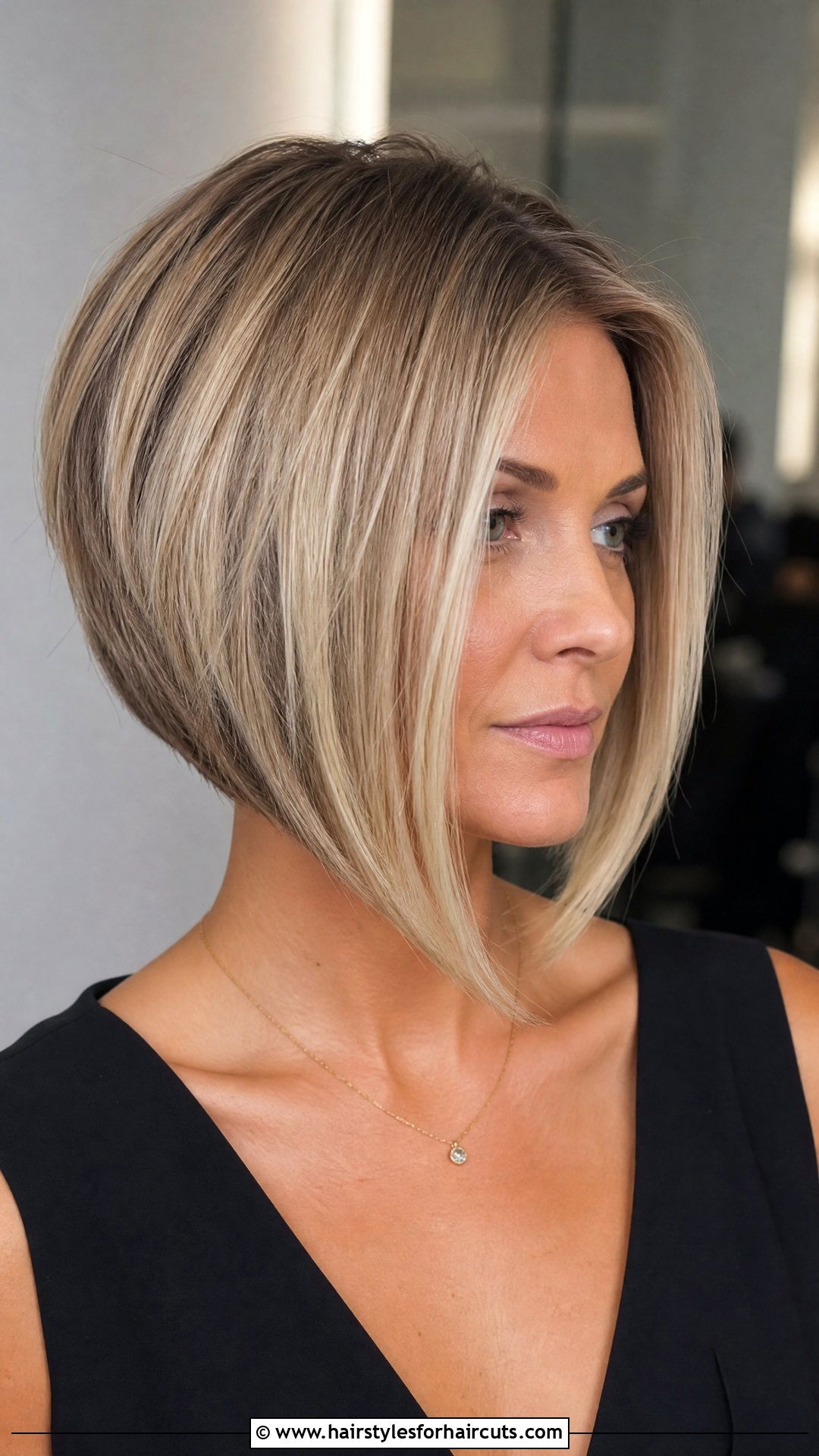 Layered Inverted Bob - 25 thick hair short layered haircuts - 25 thick hair short layered haircuts