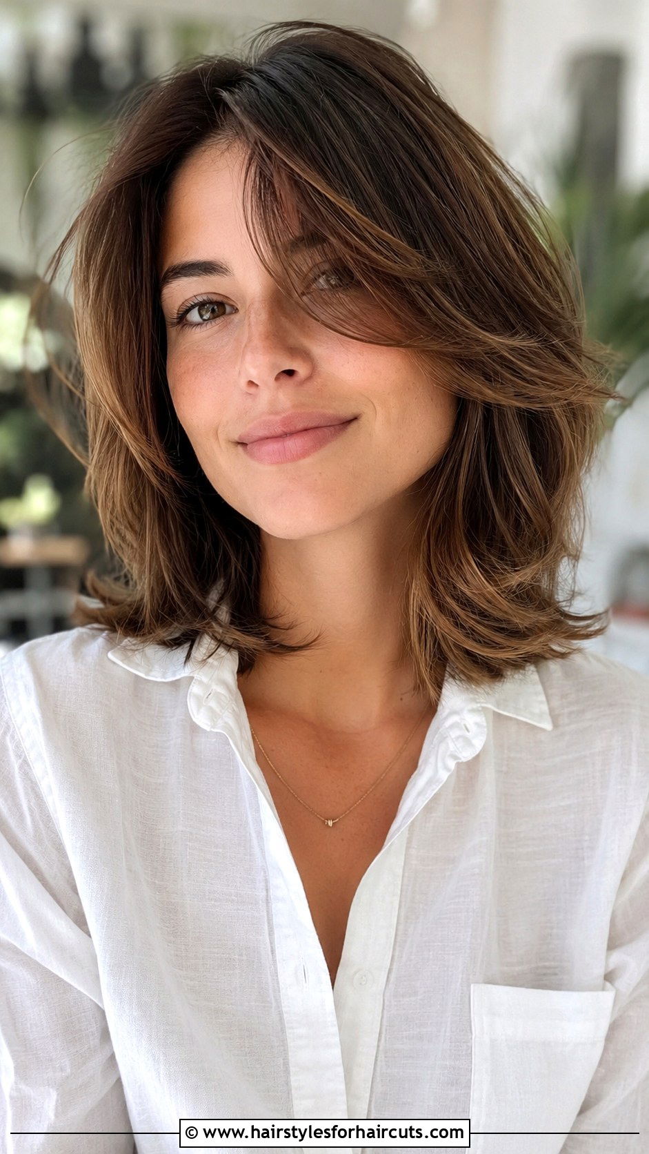 Layered Lob - 25 hairstyles to make thin hair look thicker - 25 hairstyles to make thin hair look thicker