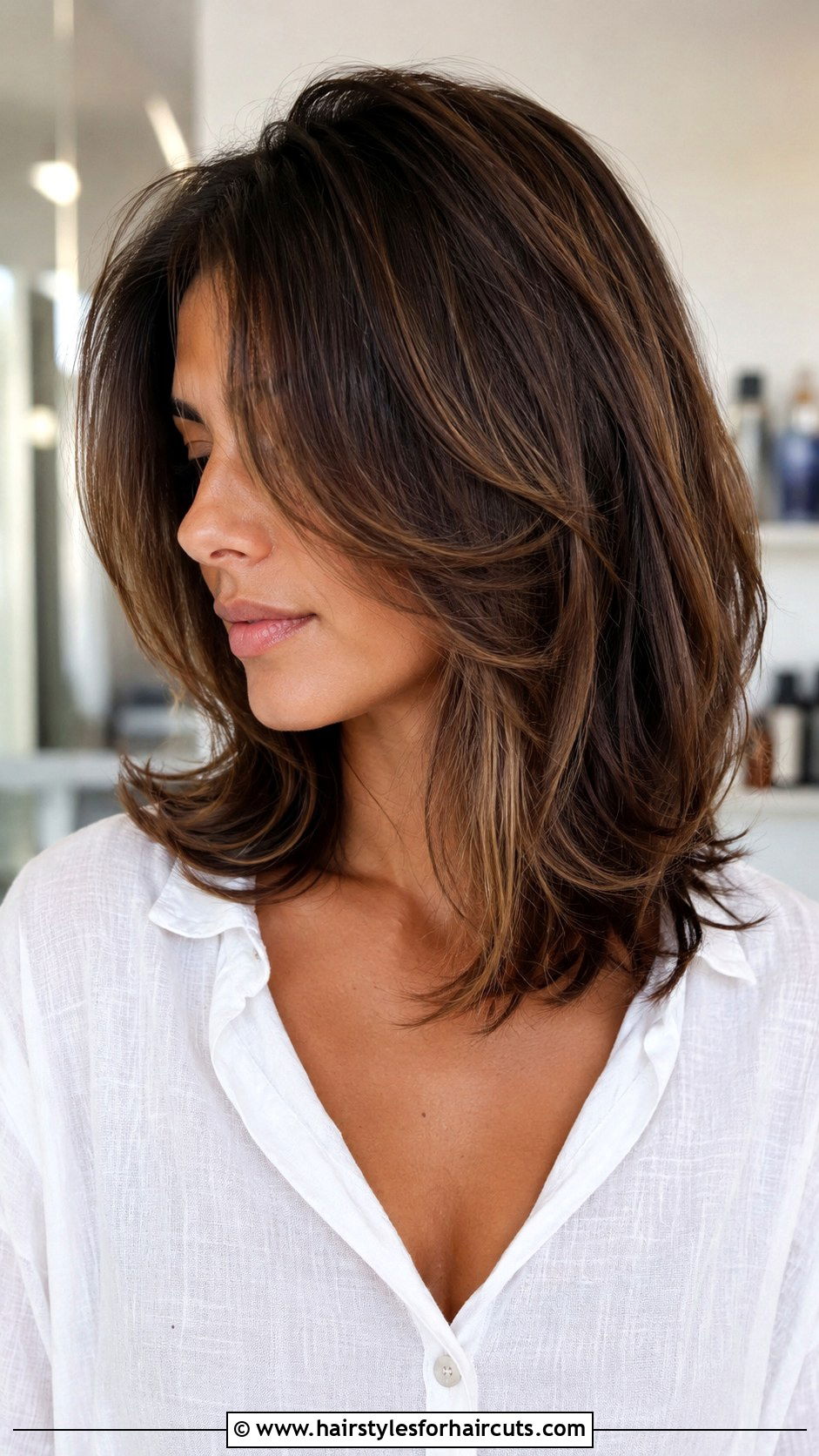 Layered Lob Haircut - 25 medium length haircuts for frizzy hair - 25 medium length haircuts for frizzy hair