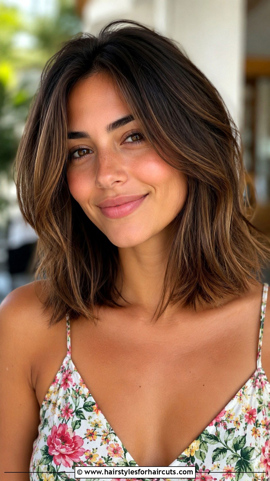 Layered Lob Haircut - 25 summer hairstyles for thin hair - 25 summer hairstyles for thin hair